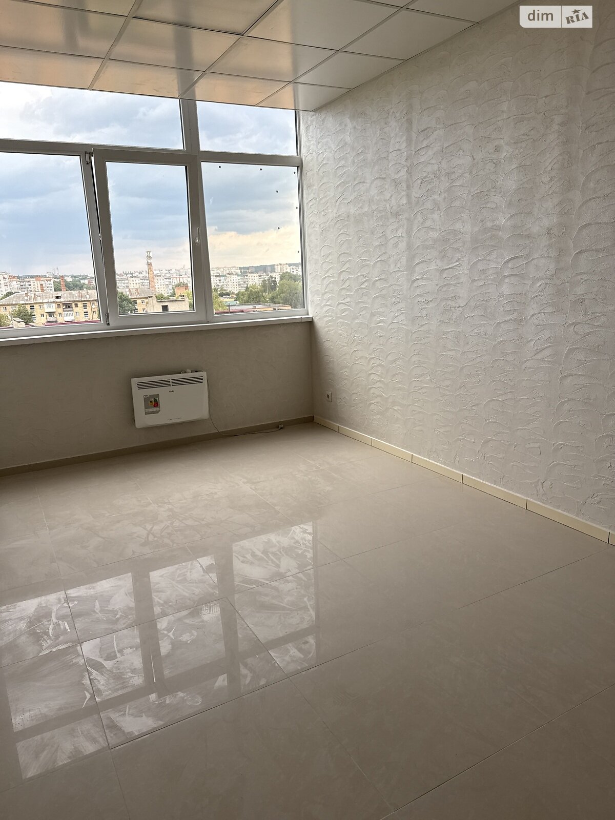 Аренда офисного помещения в Хмельницком, Проскуровская улица, помещений - 1, этаж - 7 фото 1 Аренда офисного помещения в Хмельницком, Проскуровская улица, помещений - 1, этаж - 7 фото 1