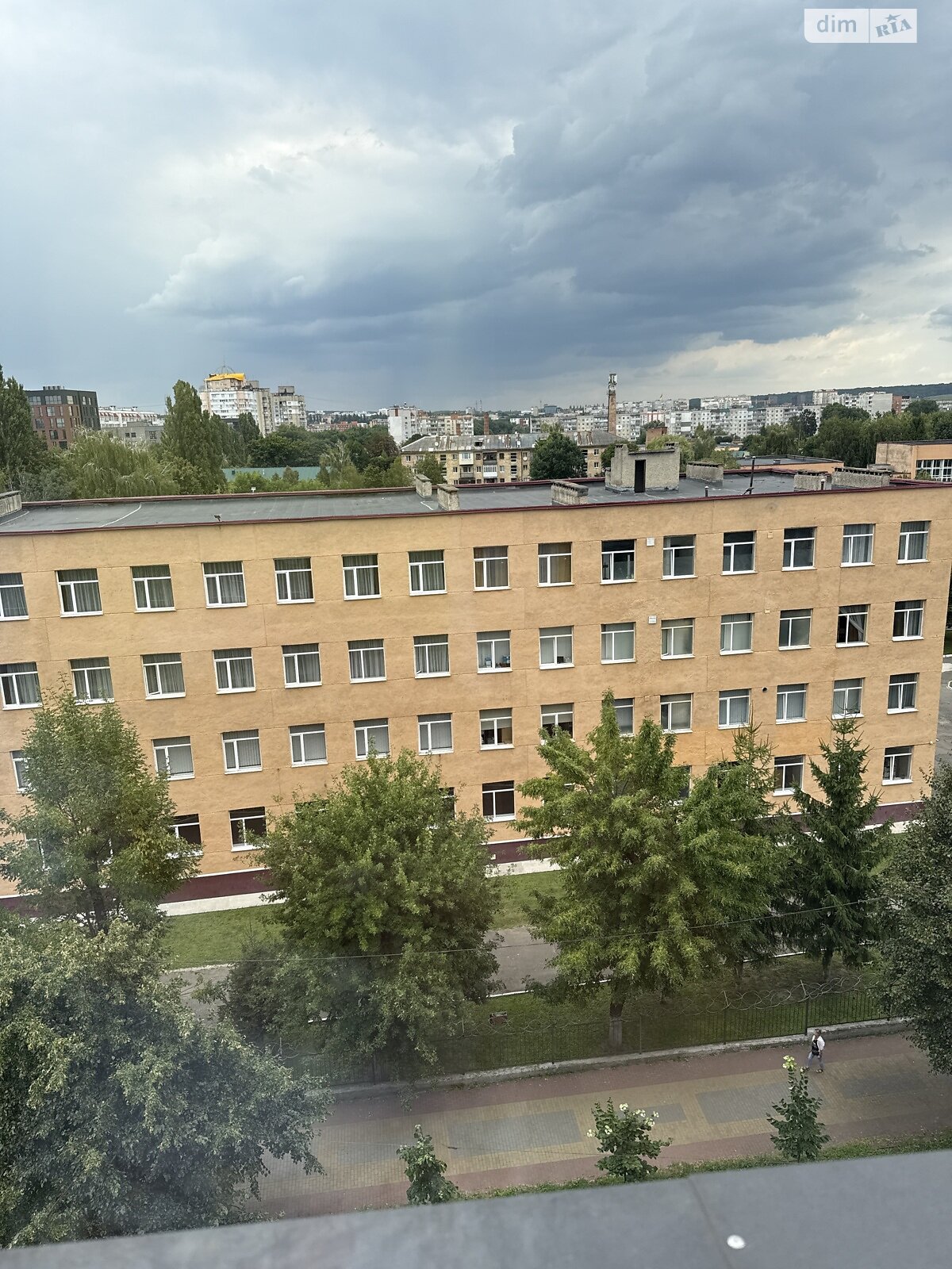 Аренда офисного помещения в Хмельницком, Проскуровская улица, помещений - 1, этаж - 7 фото 1 Аренда офисного помещения в Хмельницком, Проскуровская улица, помещений - 1, этаж - 7 фото 1