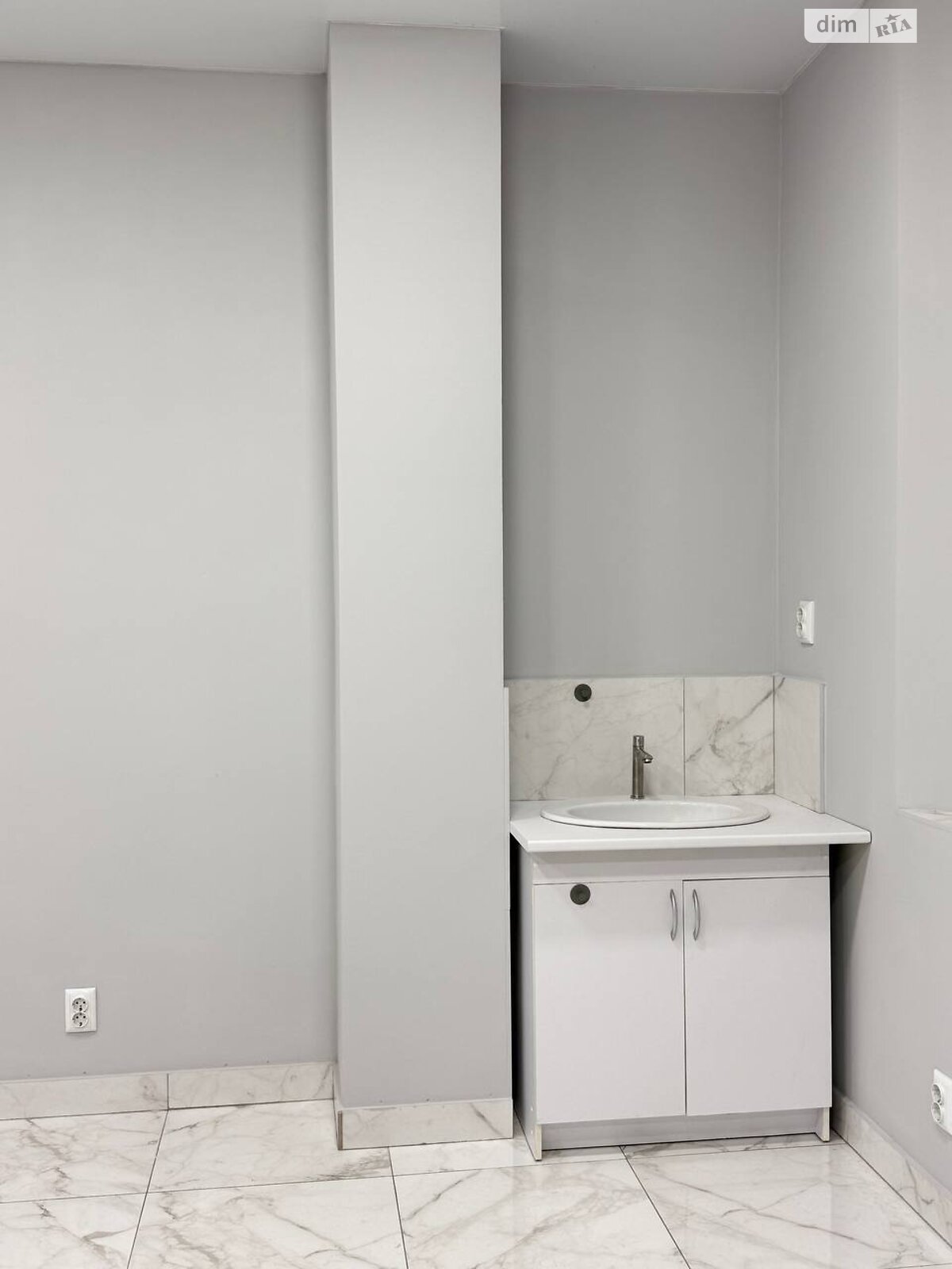 Аренда офисного помещения в Хмельницком, Проскуровская улица 74А, помещений - 1, этаж - 4 фото 1 Аренда офисного помещения в Хмельницком, Проскуровская улица 74А, помещений - 1, этаж - 4 фото 1