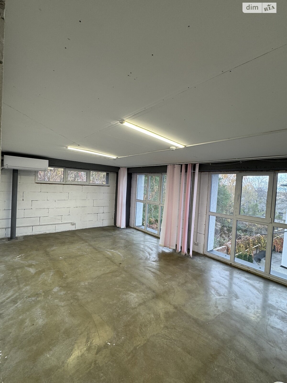 Аренда офисного помещения в Хмельницком, Князя Святослава Храброго (Толстого Льва) улица 5, помещений - 6, этаж - 3 фото 1