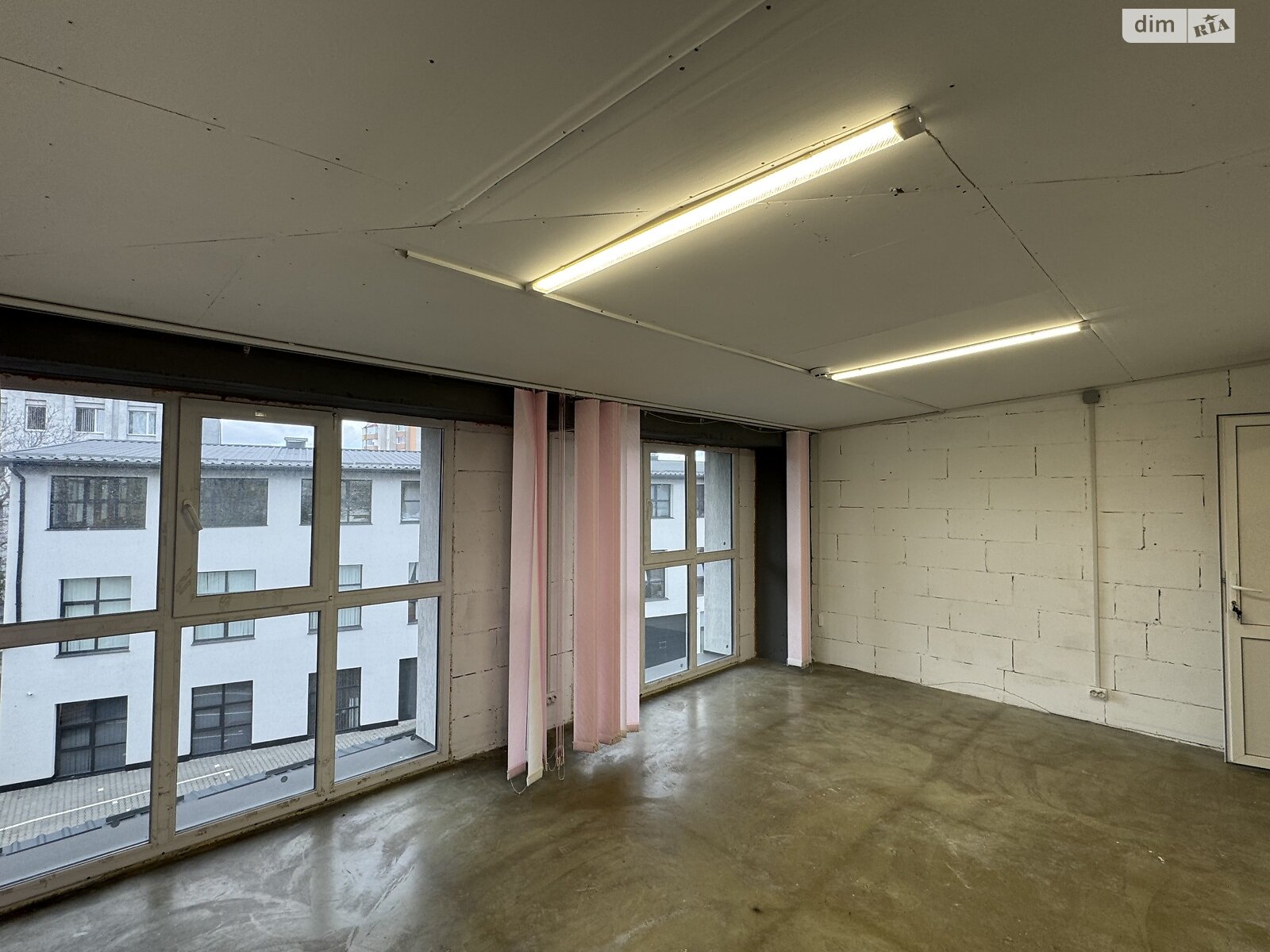 Аренда офисного помещения в Хмельницком, Князя Святослава Храброго (Толстого Льва) улица 5, помещений - 6, этаж - 3 фото 1
