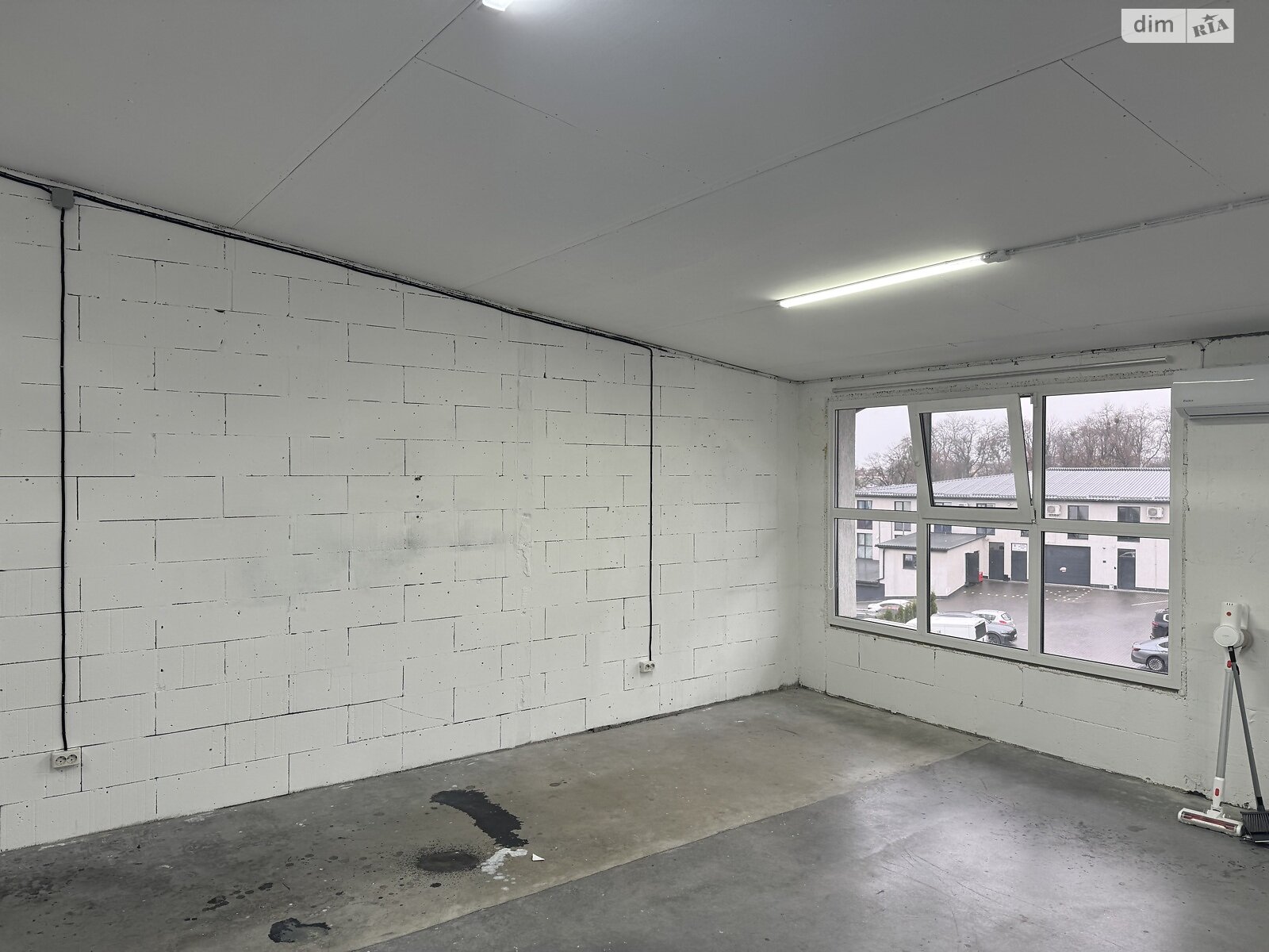 Аренда офисного помещения в Хмельницком, Князя Святослава Храброго (Толстого Льва) улица 5, помещений - 1, этаж - 3 фото 1