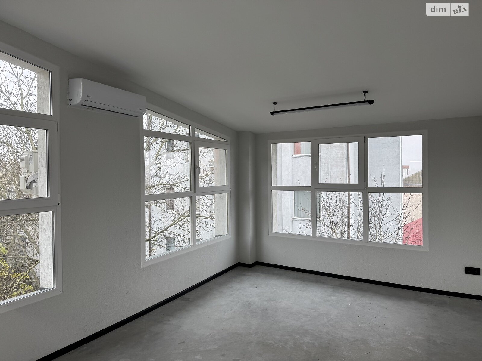 Аренда офисного помещения в Хмельницком, Князя Святослава Храброго (Толстого Льва) улица 5, помещений - 2, этаж - 3 фото 1