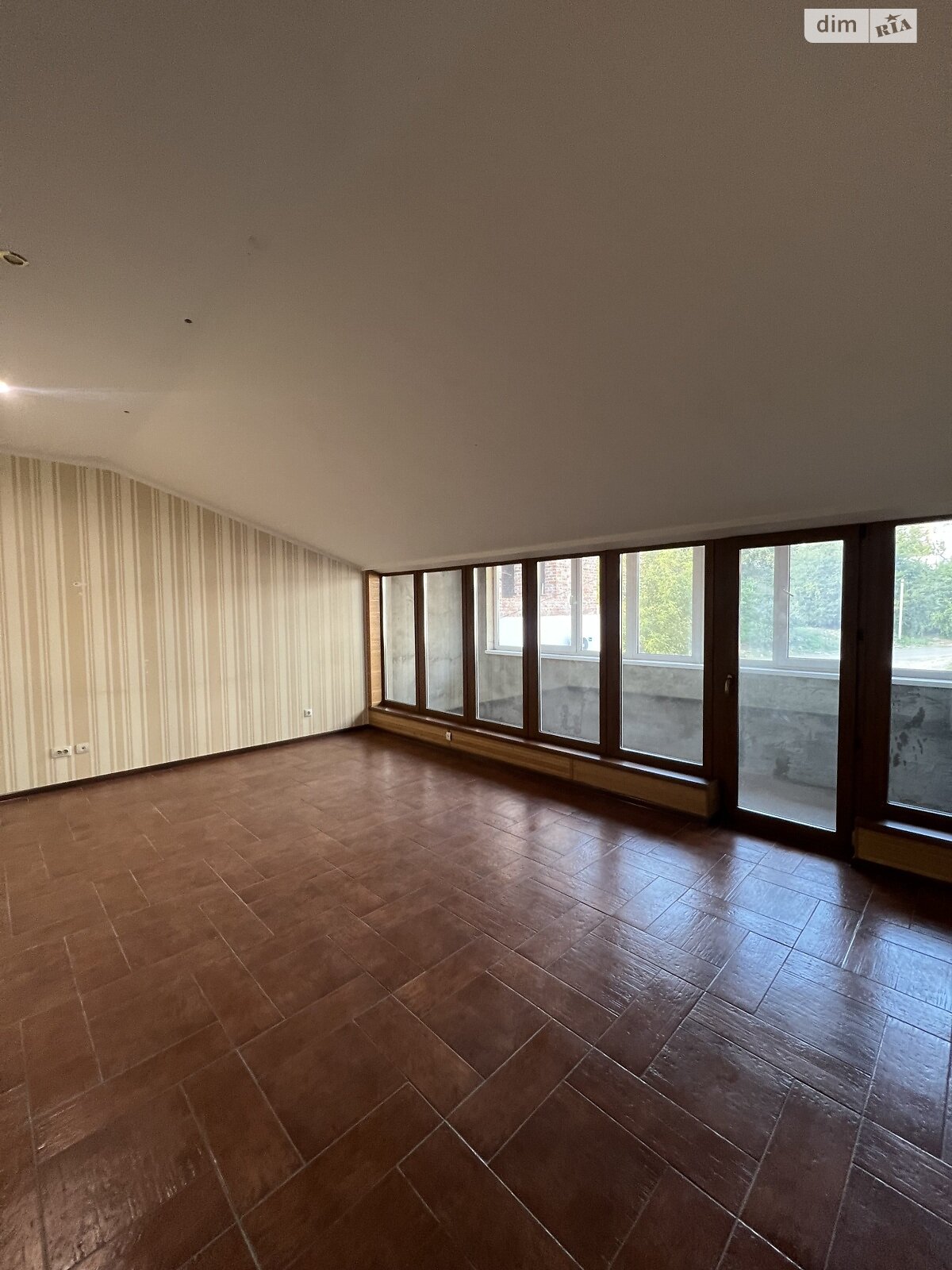 Оренда офісного приміщення в Хмельницькому, Залізняка Максима вулиця 4/2, приміщень - 10, поверх - 2 фото 1 Оренда офісного приміщення в Хмельницькому, Залізняка Максима вулиця 4/2, приміщень - 10, поверх - 2 фото 1