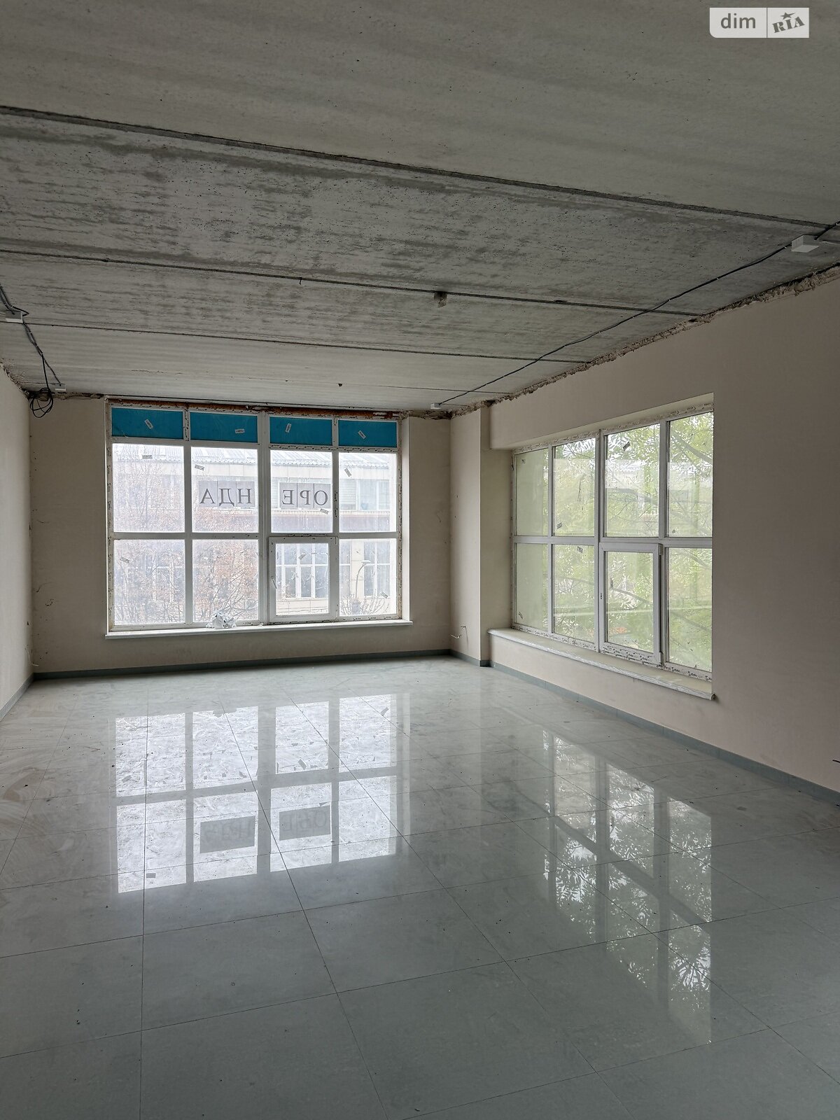 Аренда офисного помещения в Хмельницком, Подольская улица 53, помещений - 1, этаж - 3 фото 1 Аренда офисного помещения в Хмельницком, Подольская улица 53, помещений - 1, этаж - 3 фото 1