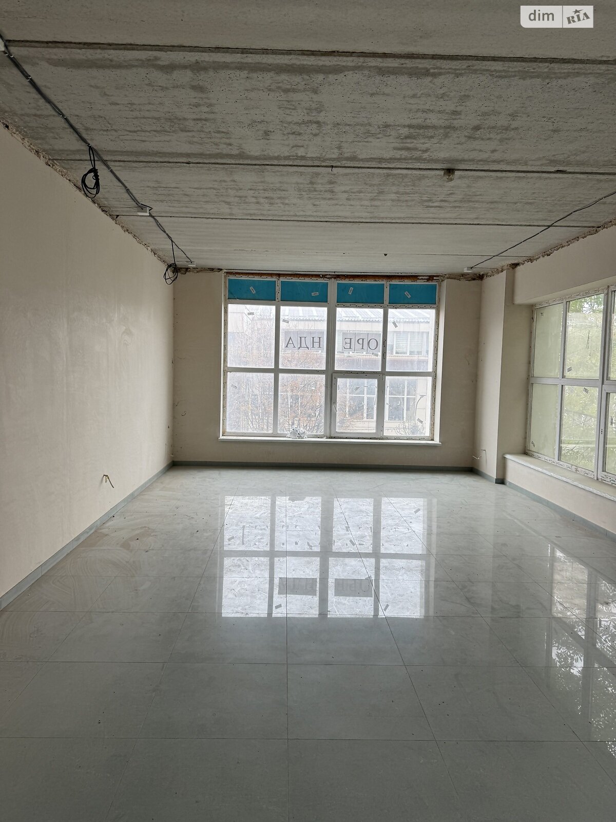 Аренда офисного помещения в Хмельницком, Подольская улица 53, помещений - 1, этаж - 3 фото 1 Аренда офисного помещения в Хмельницком, Подольская улица 53, помещений - 1, этаж - 3 фото 1