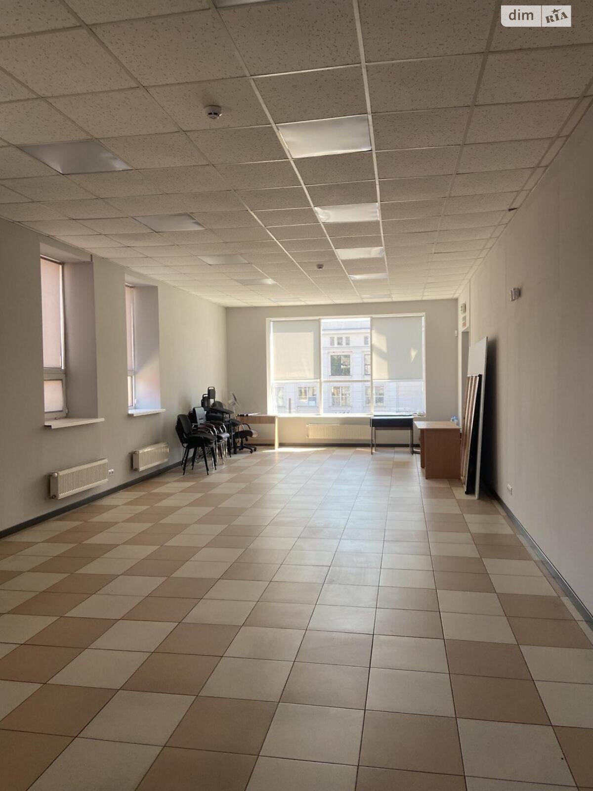 Аренда офисного помещения в Хмельницком, Каменецкая улица, помещений - 1, этаж - 3 фото 1