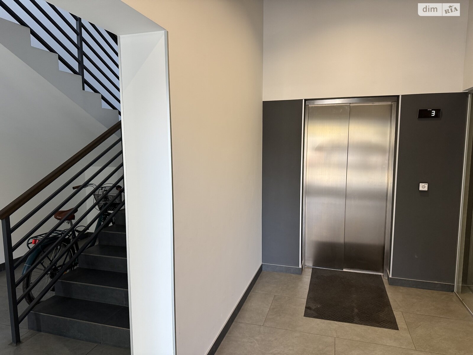 Аренда офисного помещения в Хмельницком, Прибугская улица 13, помещений - 20, этаж - 3 фото 1 Аренда офисного помещения в Хмельницком, Прибугская улица 13, помещений - 20, этаж - 3 фото 1