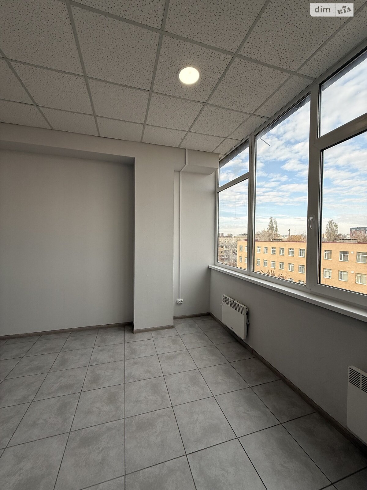 Аренда офисного помещения в Хмельницком, Проскуровская улица 74А, помещений - 1, этаж - 6 фото 1 Аренда офисного помещения в Хмельницком, Проскуровская улица 74А, помещений - 1, этаж - 6 фото 1