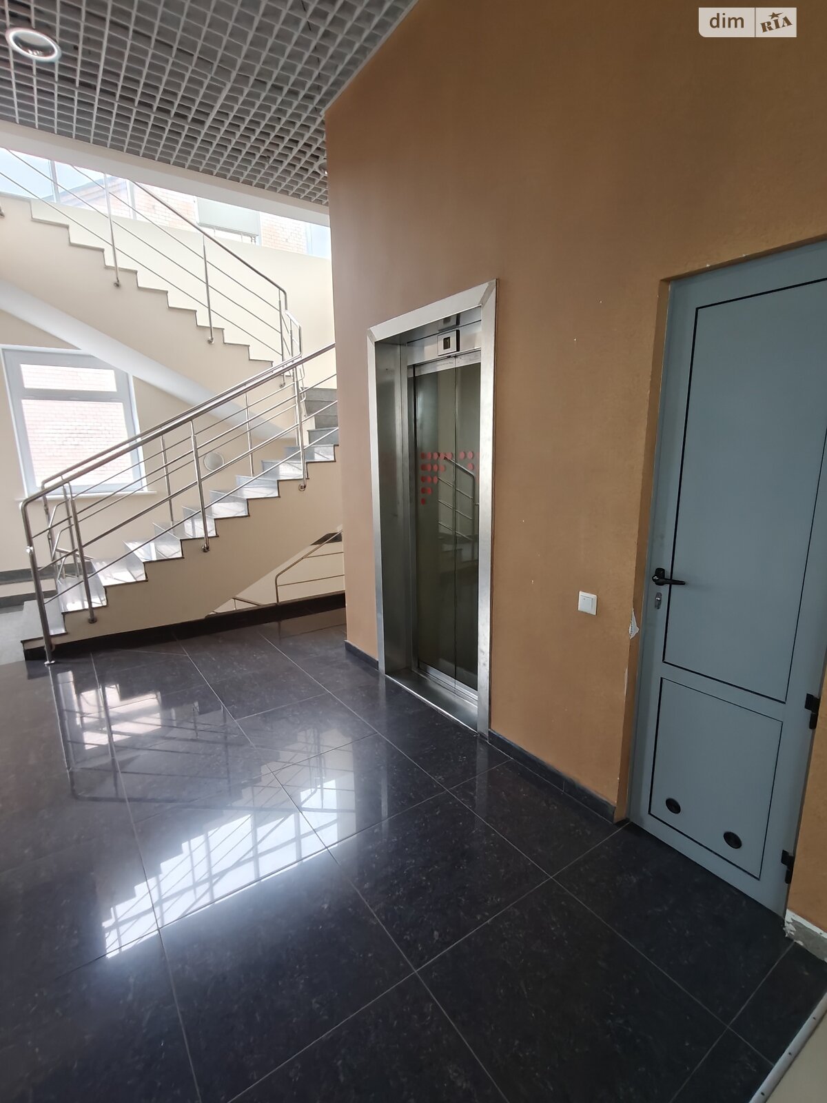 Оренда офісного приміщення в Хмельницькому, Проскурівська вулиця, приміщень - 1, поверх - 2 фото 1
