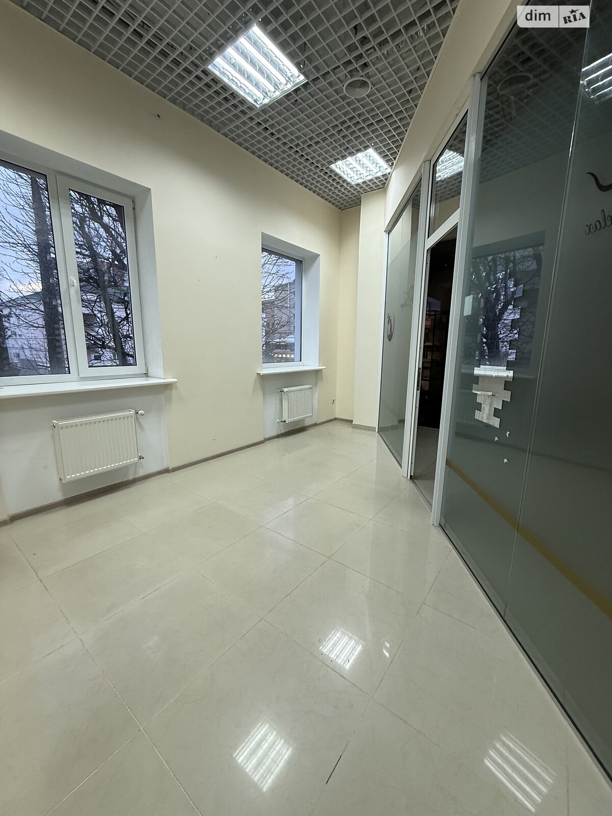 Оренда офісного приміщення в Хмельницькому, Проскурівська вулиця, приміщень - 1, поверх - 2 фото 1 Оренда офісного приміщення в Хмельницькому, Проскурівська вулиця, приміщень - 1, поверх - 2 фото 1