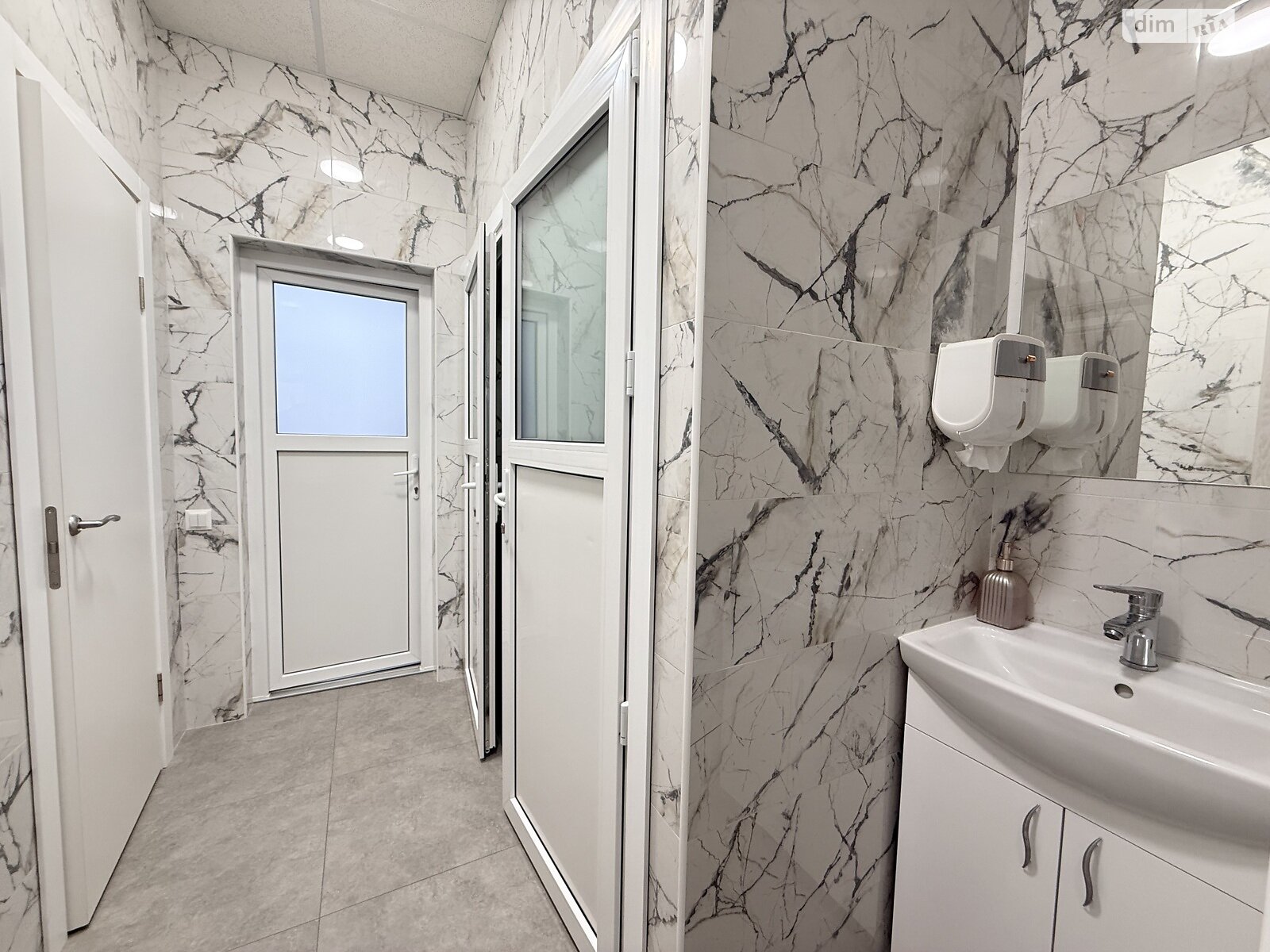 Аренда офисного помещения в Хмельницком, Проскуровская улица 13, помещений - 1, этаж - 3 фото 1 Аренда офисного помещения в Хмельницком, Проскуровская улица 13, помещений - 1, этаж - 3 фото 1