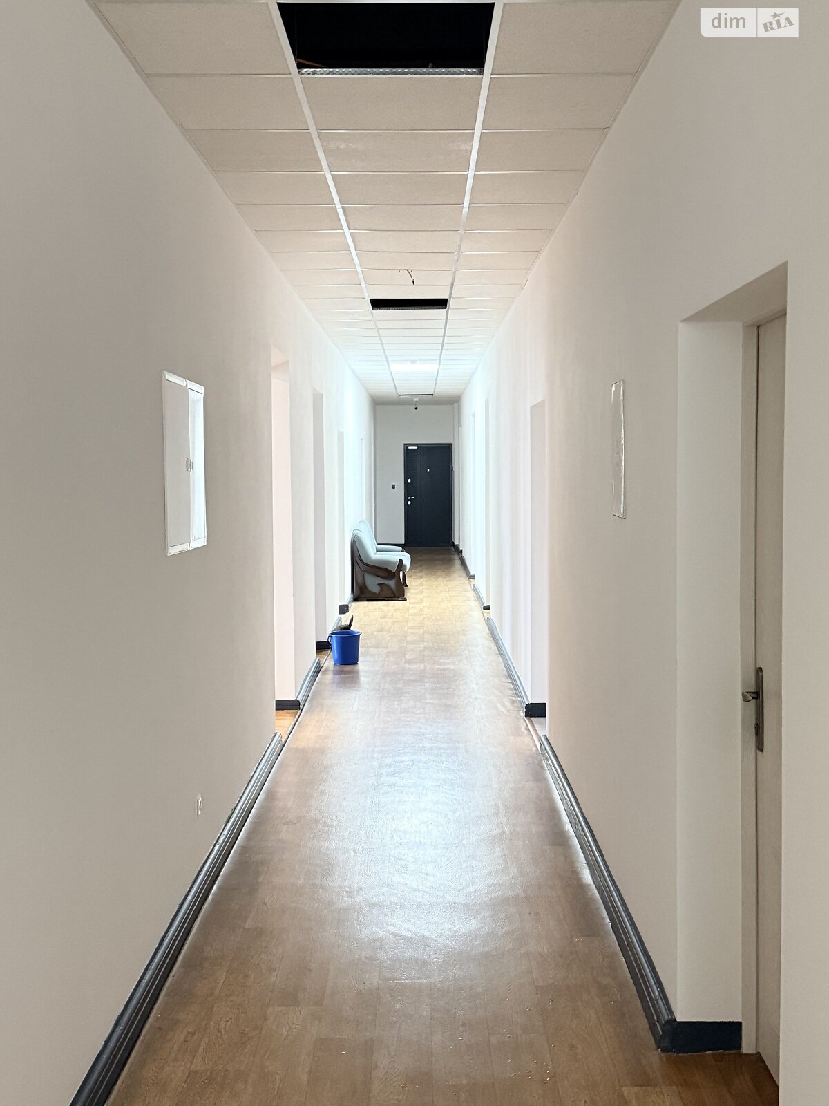 Аренда офисного помещения в Хмельницком, Проскуровская улица 13, помещений - 1, этаж - 3 фото 1 Аренда офисного помещения в Хмельницком, Проскуровская улица 13, помещений - 1, этаж - 3 фото 1