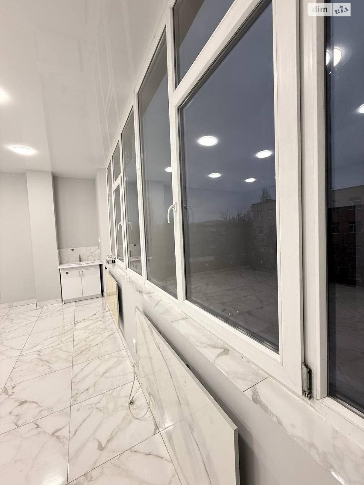 Аренда офисного помещения в Хмельницком, Проскуровская улица 74А, помещений - 1, этаж - 4 фото 1 Аренда офисного помещения в Хмельницком, Проскуровская улица 74А, помещений - 1, этаж - 4 фото 1