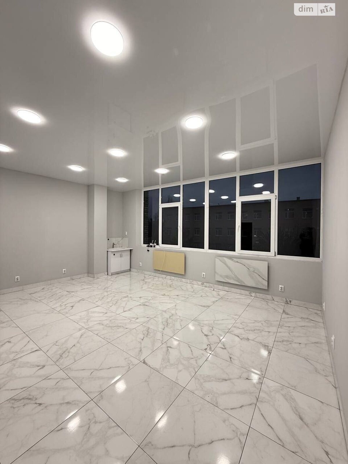 Аренда офисного помещения в Хмельницком, Проскуровская улица 74А, помещений - 1, этаж - 4 фото 1 Аренда офисного помещения в Хмельницком, Проскуровская улица 74А, помещений - 1, этаж - 4 фото 1