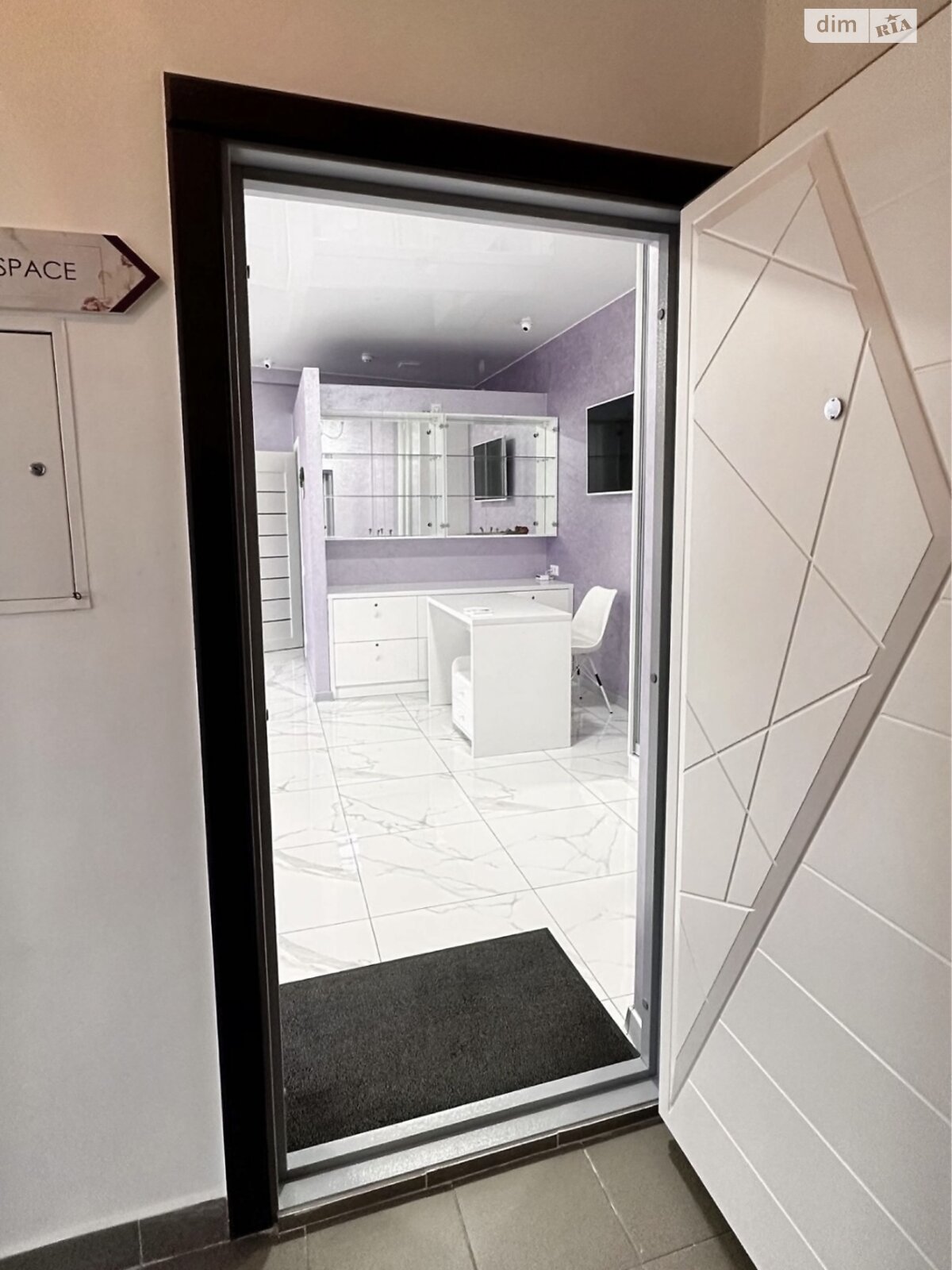 Аренда офисного помещения в Хмельницком, Проскуровская улица, помещений - 1, этаж - 4 фото 1 Аренда офисного помещения в Хмельницком, Проскуровская улица, помещений - 1, этаж - 4 фото 1