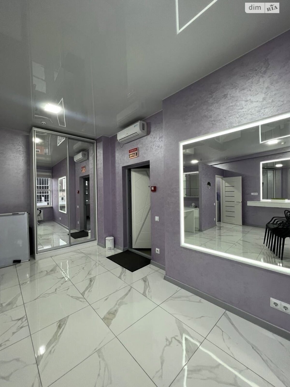 Аренда офисного помещения в Хмельницком, Проскуровская улица, помещений - 1, этаж - 4 фото 1 Аренда офисного помещения в Хмельницком, Проскуровская улица, помещений - 1, этаж - 4 фото 1