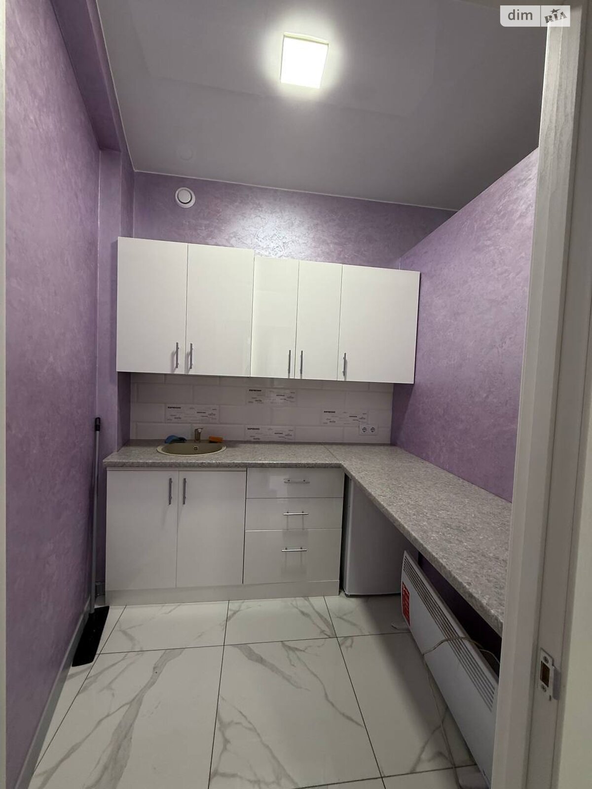 Аренда офисного помещения в Хмельницком, Проскуровского Подполья улица 15, помещений - 4, этаж - 4 фото 1 Аренда офисного помещения в Хмельницком, Проскуровского Подполья улица 15, помещений - 4, этаж - 4 фото 1