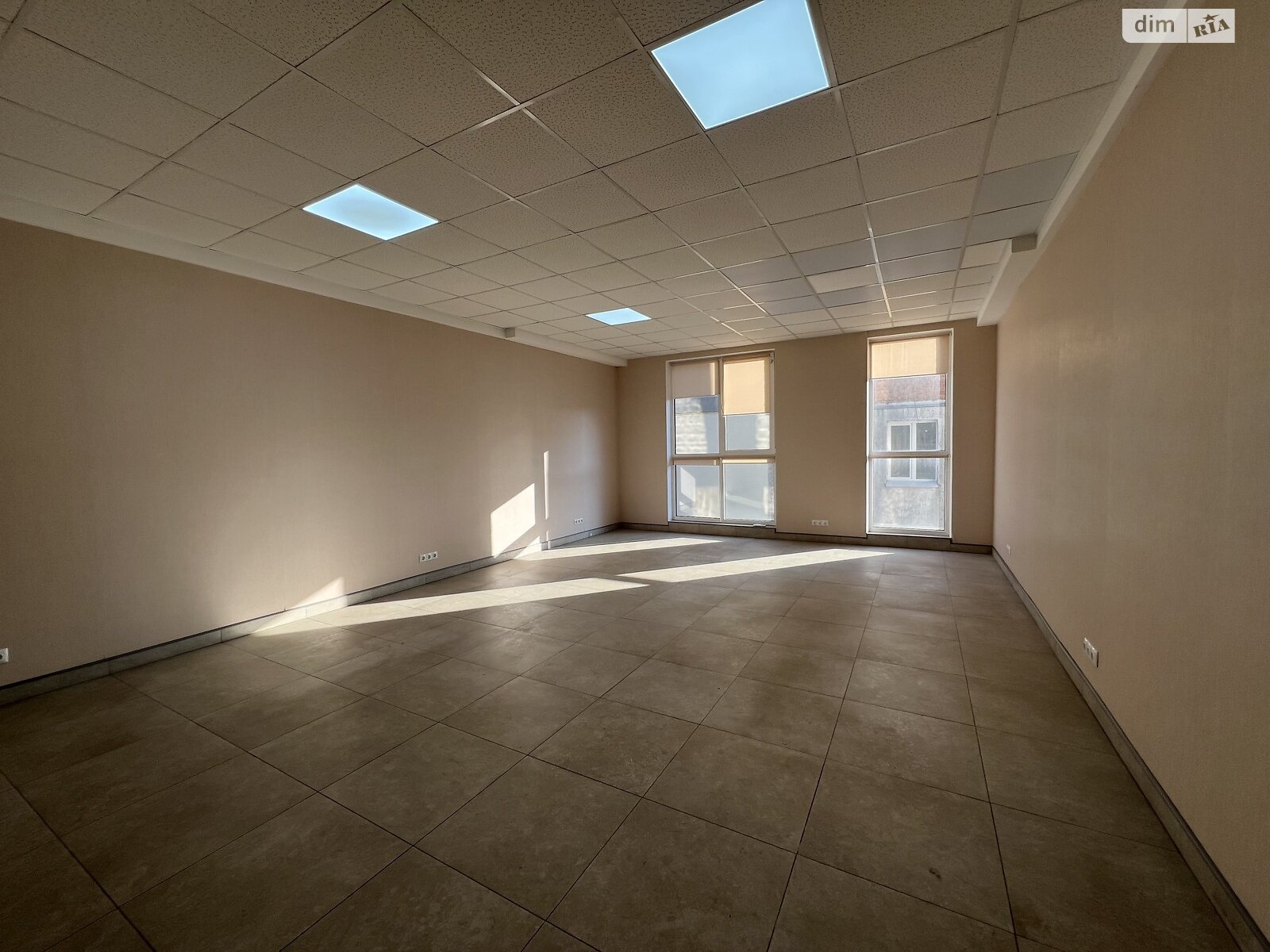 Аренда офисного помещения в Хмельницком, Соборная улица 12, помещений - 1, этаж - 3 фото 1