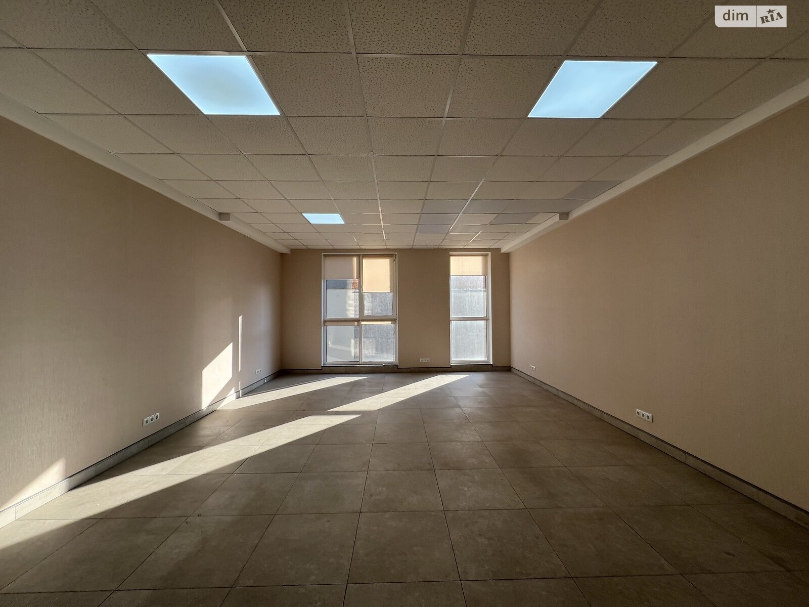 Аренда офисного помещения в Хмельницком, Соборная улица 12, помещений - 1, этаж - 3 фото 1