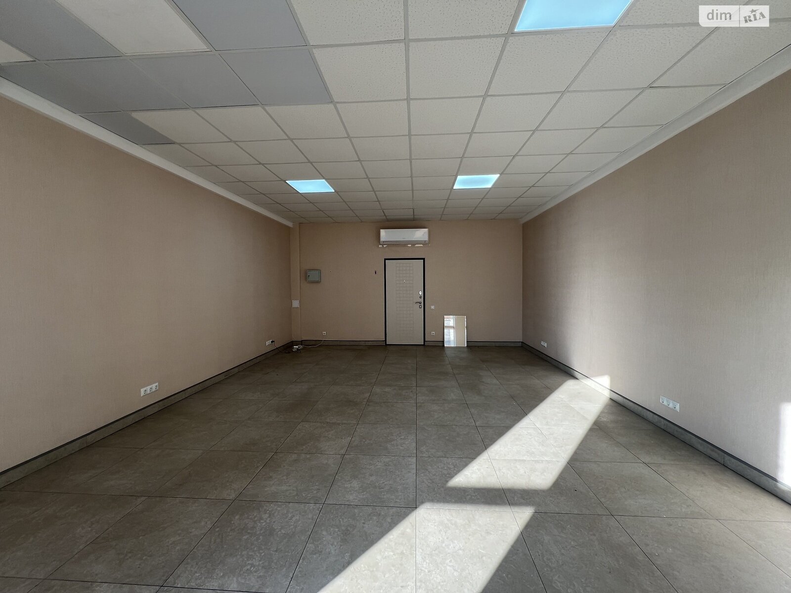 Аренда офисного помещения в Хмельницком, Соборная улица 12, помещений - 1, этаж - 3 фото 1