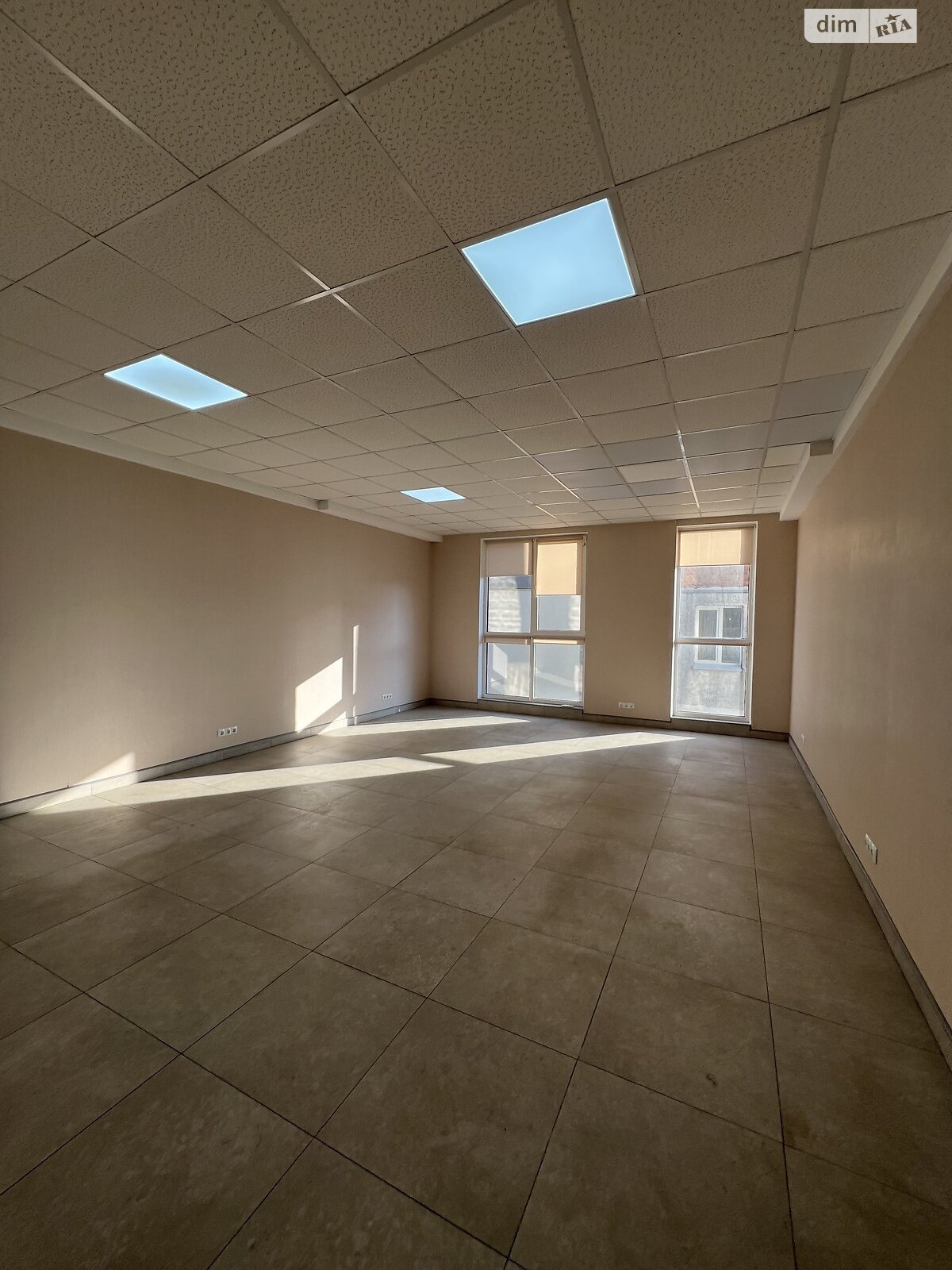 Аренда офисного помещения в Хмельницком, Соборная улица 12, помещений - 1, этаж - 3 фото 1
