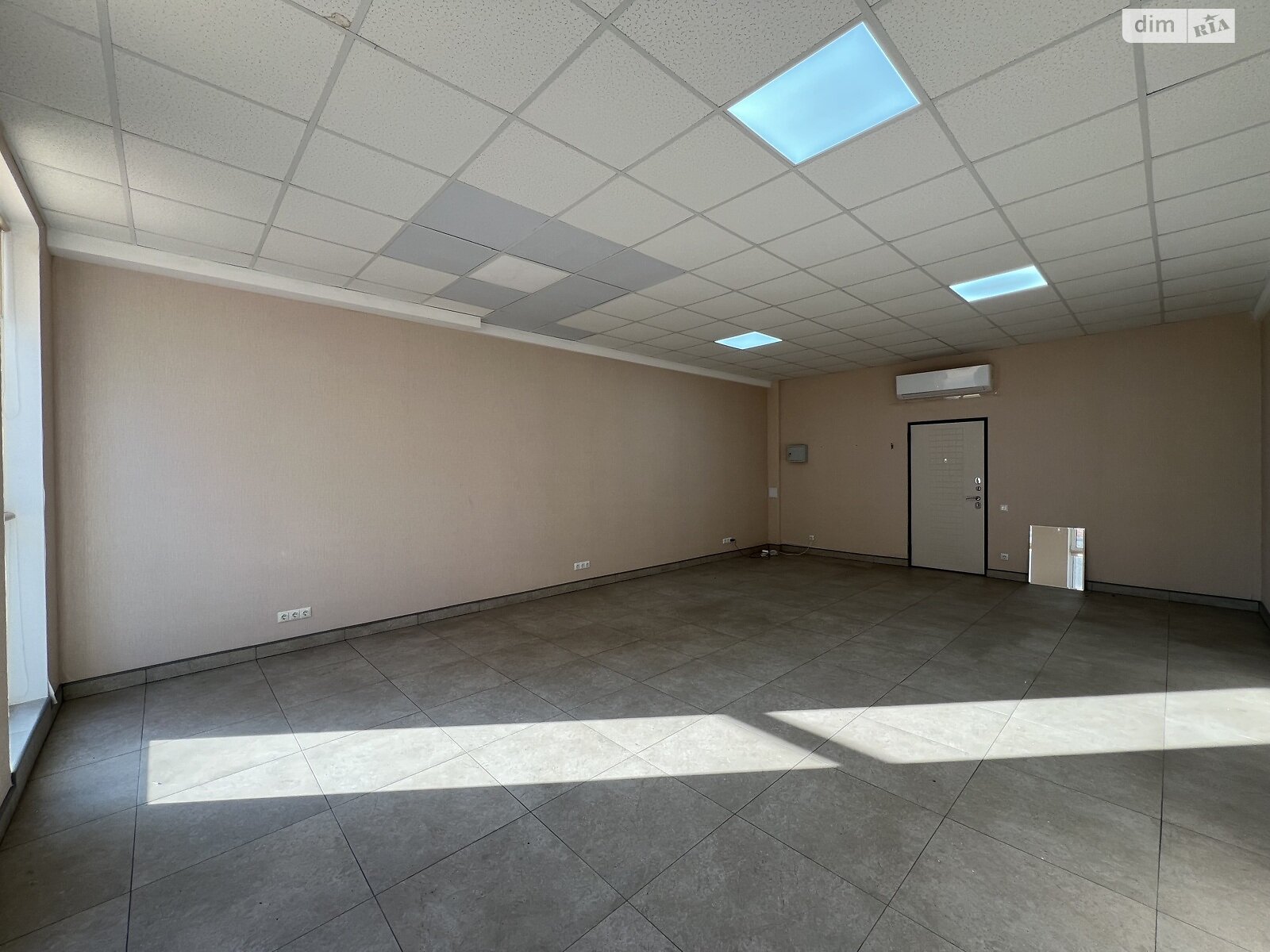 Аренда офисного помещения в Хмельницком, Соборная улица 12, помещений - 1, этаж - 3 фото 1