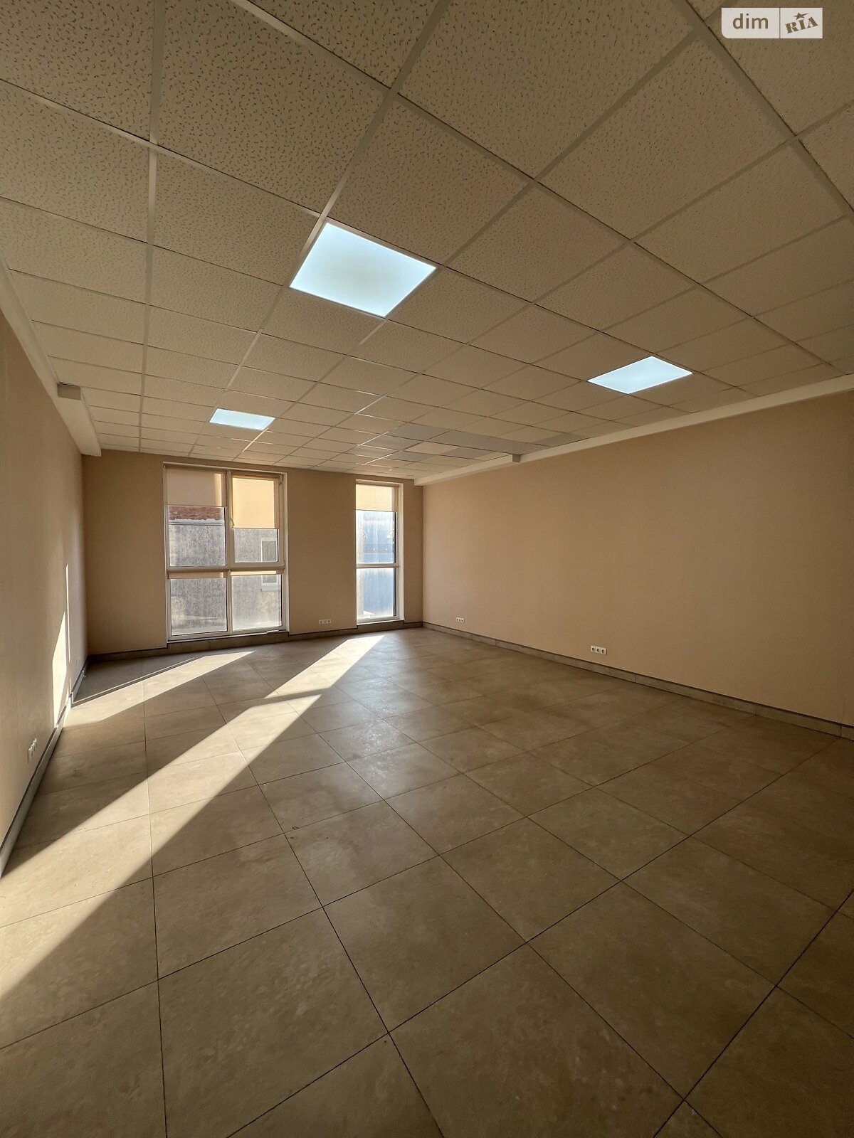 Аренда офисного помещения в Хмельницком, Соборная улица 12, помещений - 1, этаж - 3 фото 1