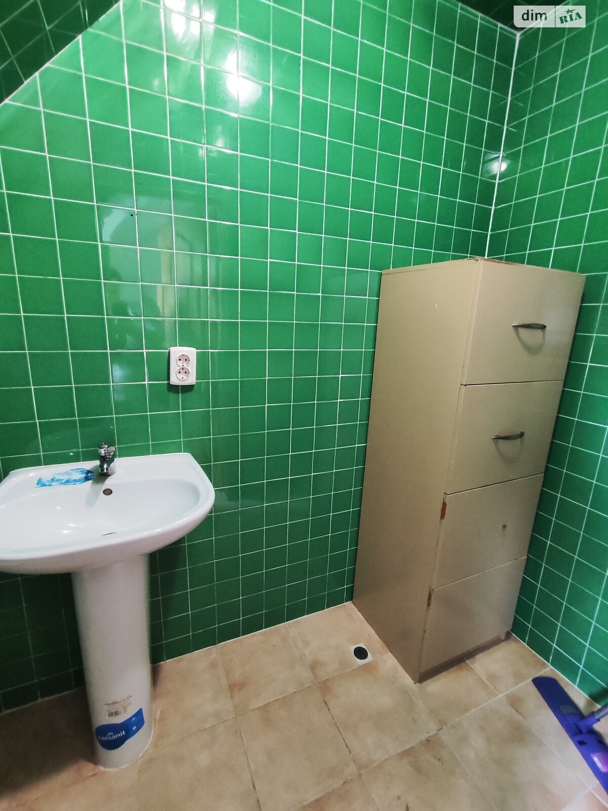 Аренда офисного помещения в Хмельницком, Заводская улица, помещений - 1, этаж - 3 фото 1 Аренда офисного помещения в Хмельницком, Заводская улица, помещений - 1, этаж - 3 фото 1