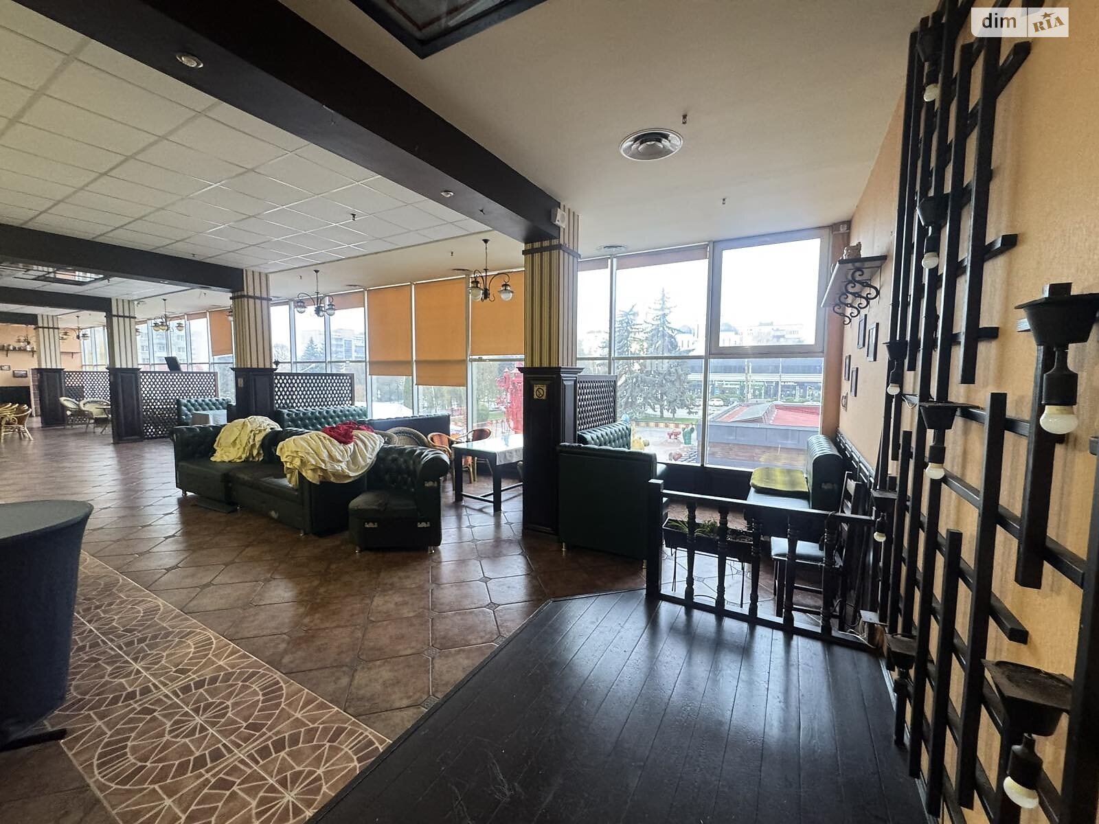 Оренда офісного приміщення в Хмельницькому, Свободи вулиця 1А, приміщень - 1, поверх - 2 фото 1 Оренда офісного приміщення в Хмельницькому, Свободи вулиця 1А, приміщень - 1, поверх - 2 фото 1