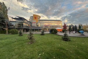 Оренда офісного приміщення в Хмельницькому, Свободи вулиця 1А, приміщень - 1, поверх - 2 фото 2 Оренда офісного приміщення в Хмельницькому, Свободи вулиця 1А, приміщень - 1, поверх - 2 фото 2