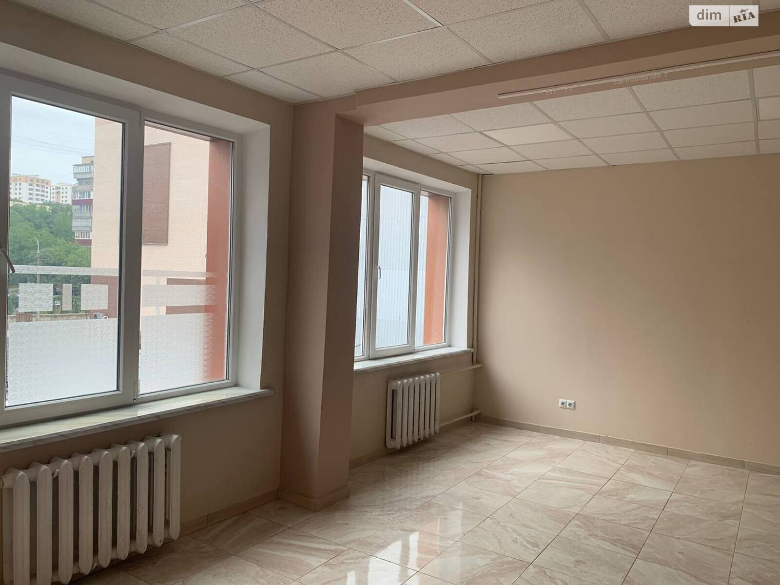 Оренда офісного приміщення в Хмельницькому, Зарічанська вулиця, приміщень - 1, поверх - 3 фото 1