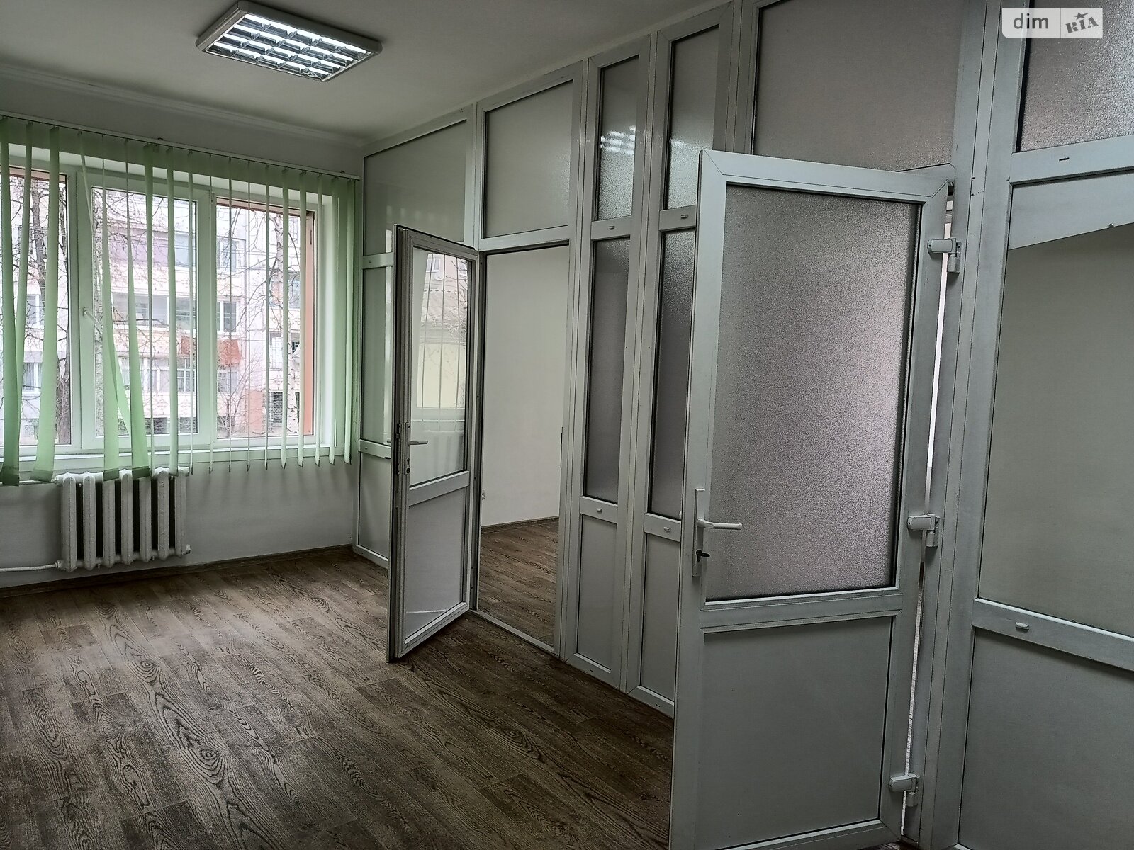 Оренда офісного приміщення в Хмельницькому, Зарічанська вулиця, приміщень - 3, поверх - 2 фото 1 Оренда офісного приміщення в Хмельницькому, Зарічанська вулиця, приміщень - 3, поверх - 2 фото 1