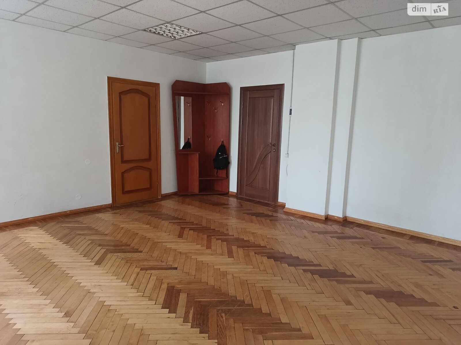 Оренда офісного приміщення в Хмельницькому, Зарічанська вулиця 34, приміщень - 2, поверх - 2 фото 1 Оренда офісного приміщення в Хмельницькому, Зарічанська вулиця 34, приміщень - 2, поверх - 2 фото 1