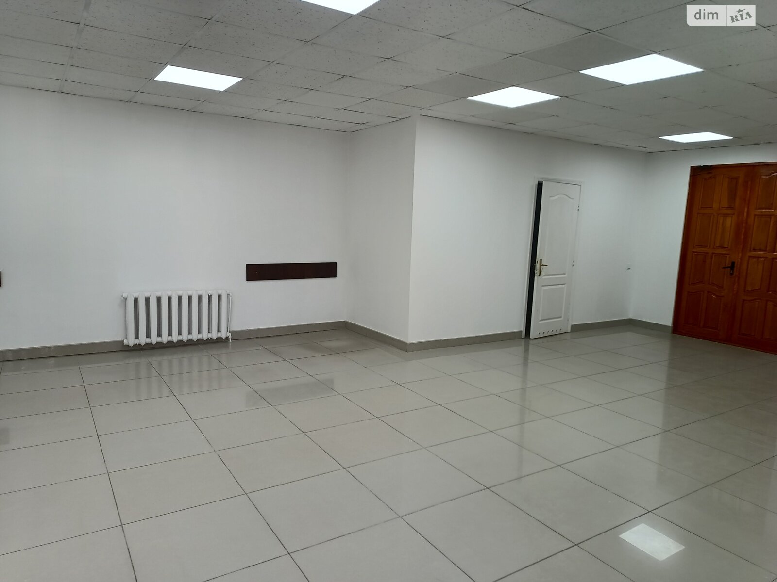Аренда офисного помещения в Хмельницком, Заречанская улица 34, помещений - 3, этаж - 1 фото 1 Аренда офисного помещения в Хмельницком, Заречанская улица 34, помещений - 3, этаж - 1 фото 1