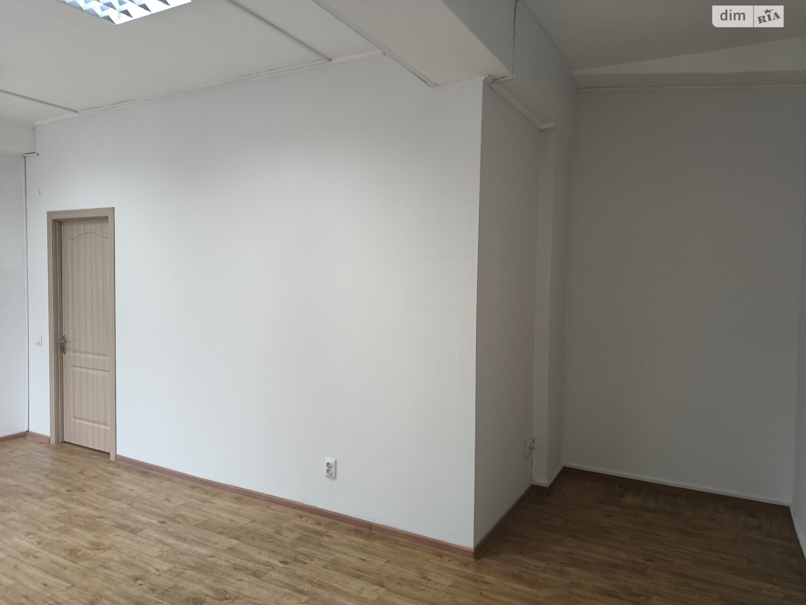 Аренда офисного помещения в Хмельницком, Заречанская улица 34, помещений - 1, этаж - 3 фото 1 Аренда офисного помещения в Хмельницком, Заречанская улица 34, помещений - 1, этаж - 3 фото 1