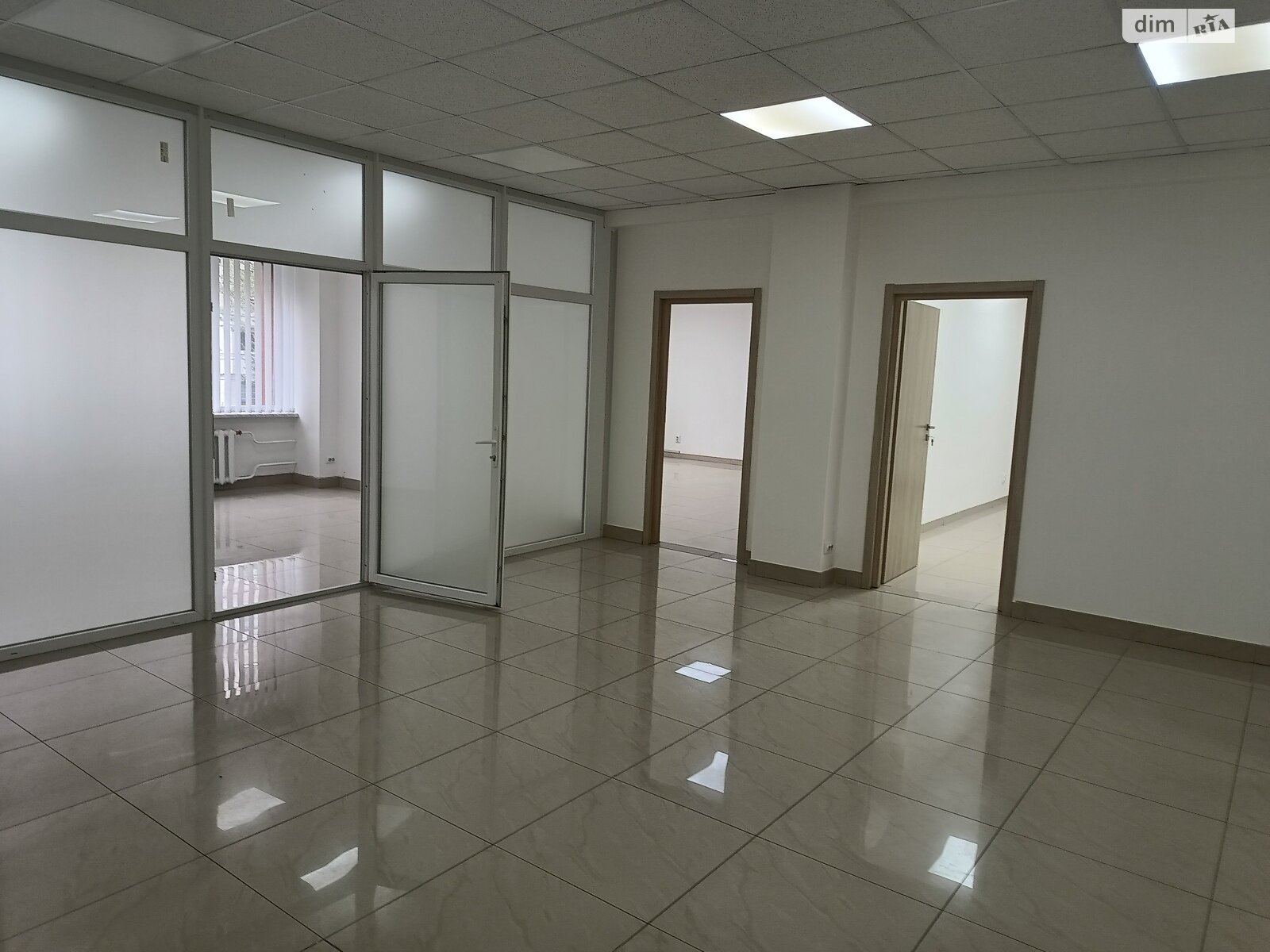 Аренда офисного помещения в Хмельницком, Заречанская улица 34, помещений - 5, этаж - 3 фото 1