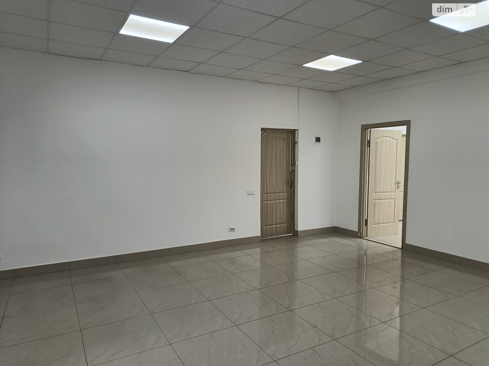 Аренда офисного помещения в Хмельницком, Заречанская улица 34, помещений - 5, этаж - 3 фото 1