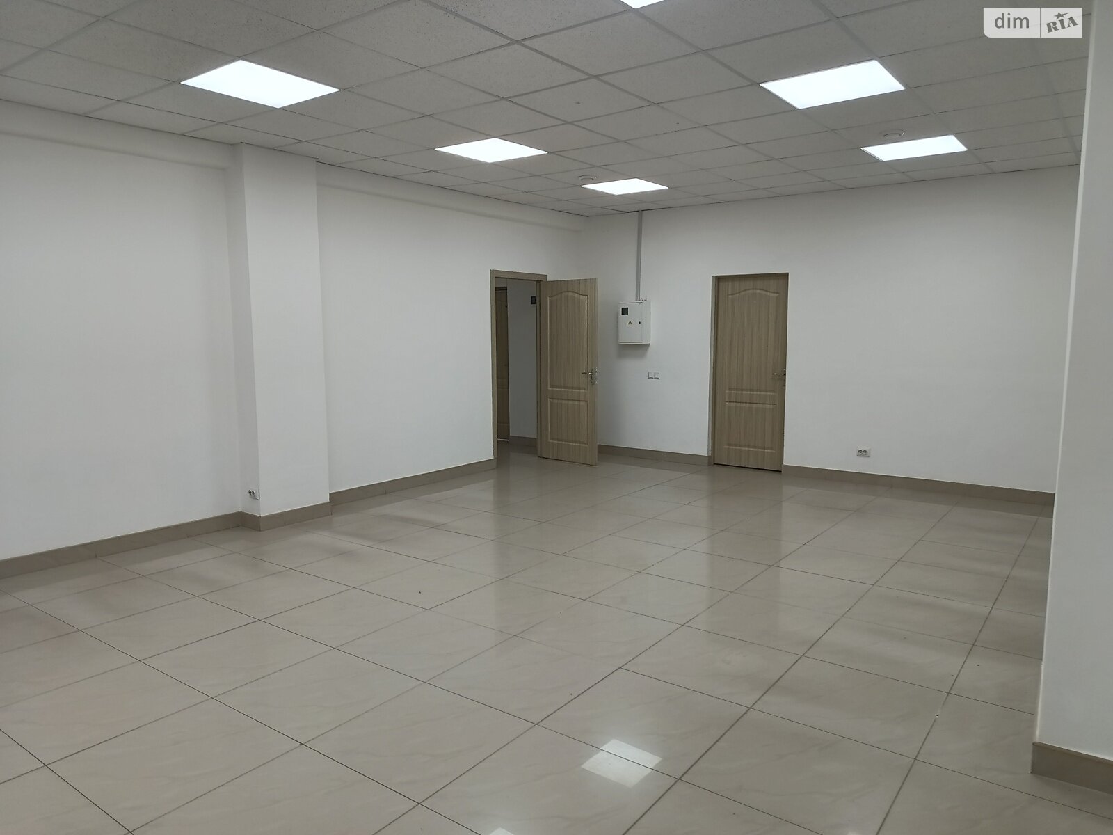 Аренда офисного помещения в Хмельницком, Заречанская улица 34, помещений - 5, этаж - 3 фото 1