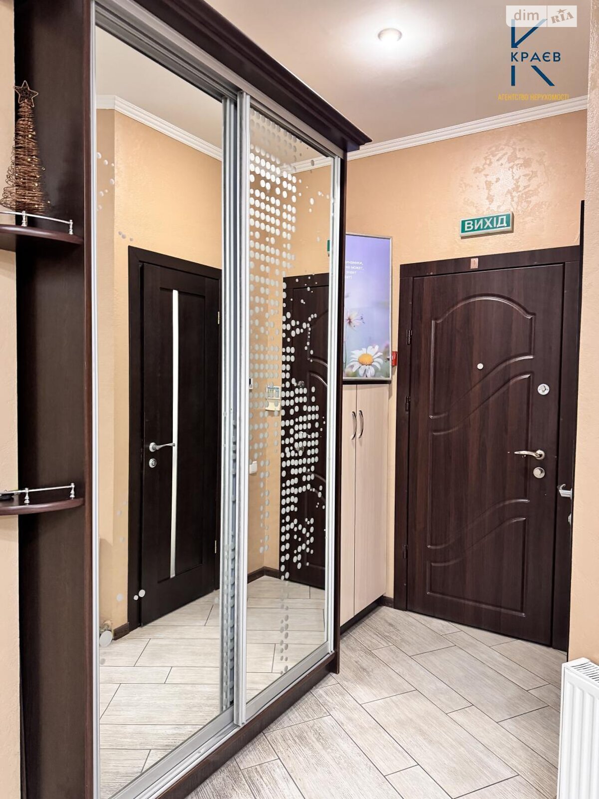 Аренда офисного помещения в Хмельницком, Заречанская улица, помещений - 3, этаж - 2 фото 1 Аренда офисного помещения в Хмельницком, Заречанская улица, помещений - 3, этаж - 2 фото 1