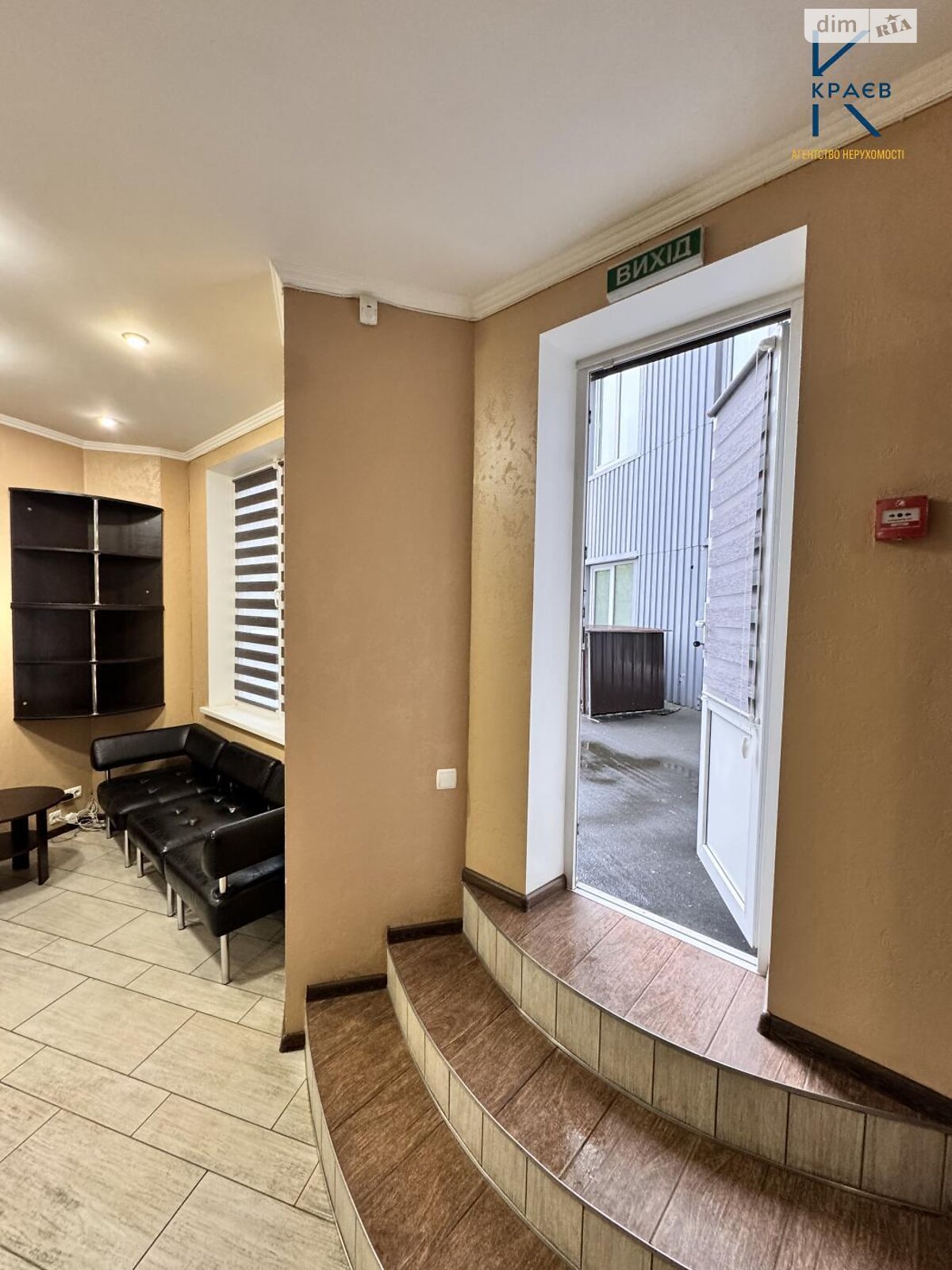 Аренда офисного помещения в Хмельницком, Заречанская улица, помещений - 3, этаж - 2 фото 1 Аренда офисного помещения в Хмельницком, Заречанская улица, помещений - 3, этаж - 2 фото 1