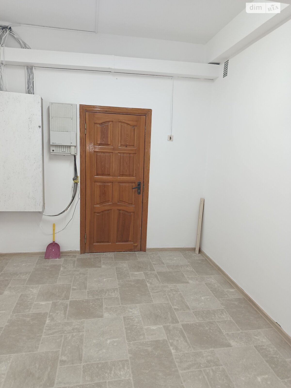 Аренда офисного помещения в Хмельницком, Заречанская улица, помещений - 1, этаж - 2 фото 1