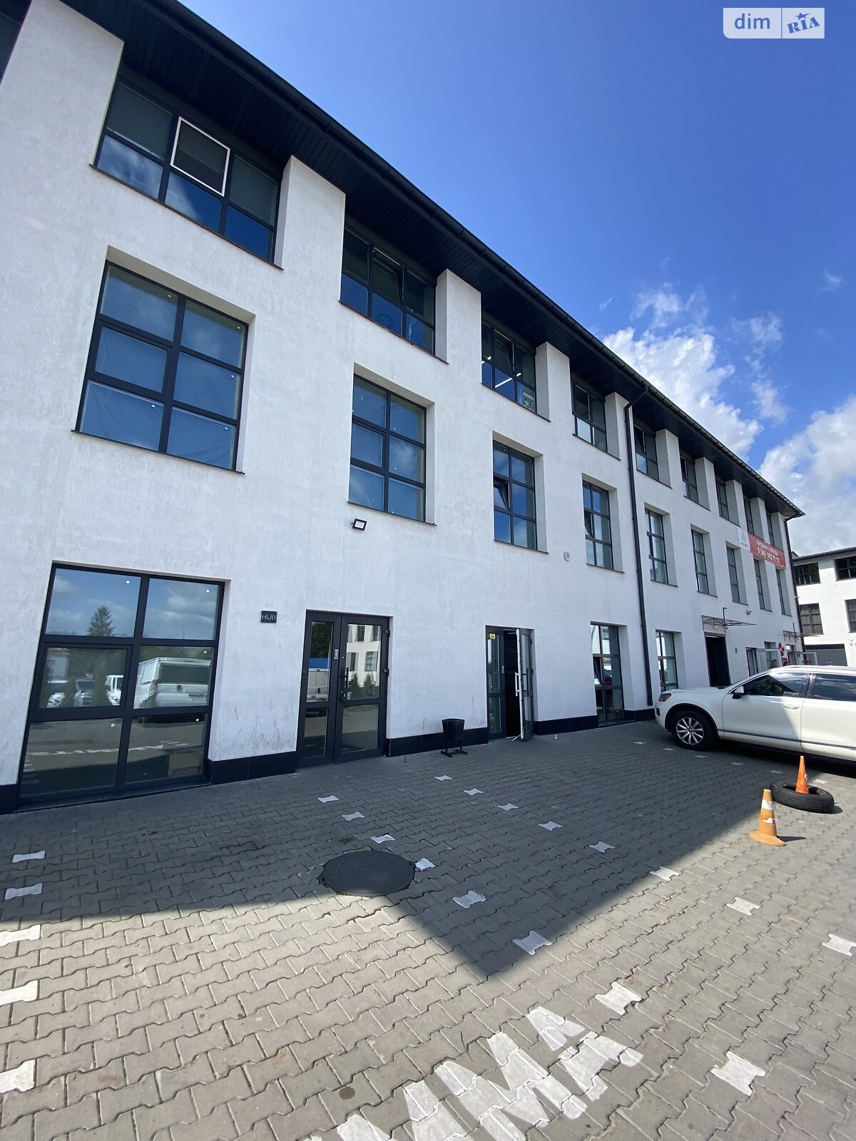 Аренда офисного помещения в Хмельницком, Князя Святослава Храброго (Толстого Льва) улица 5, помещений - 1, этаж - 2 фото 1