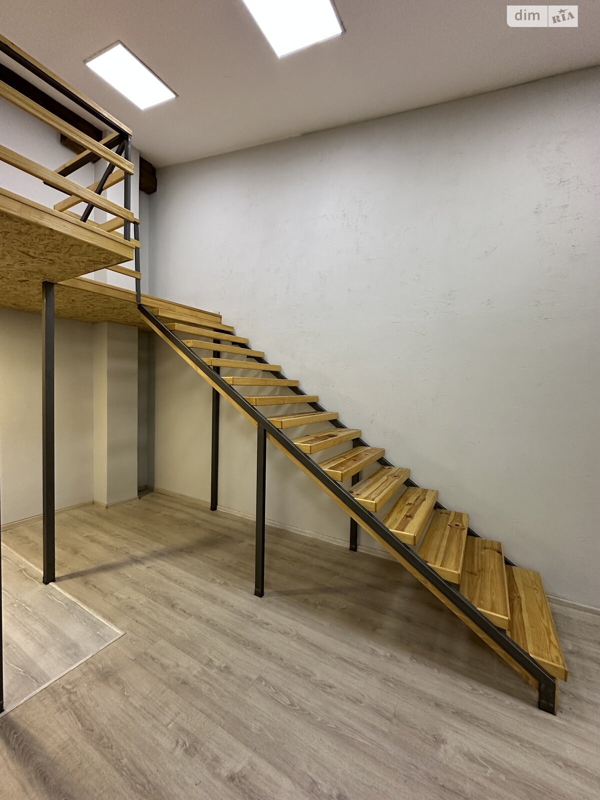 Аренда офисного помещения в Хмельницком, Князя Святослава Храброго (Толстого Льва) улица 5, помещений - 2, этаж - 2 фото 1