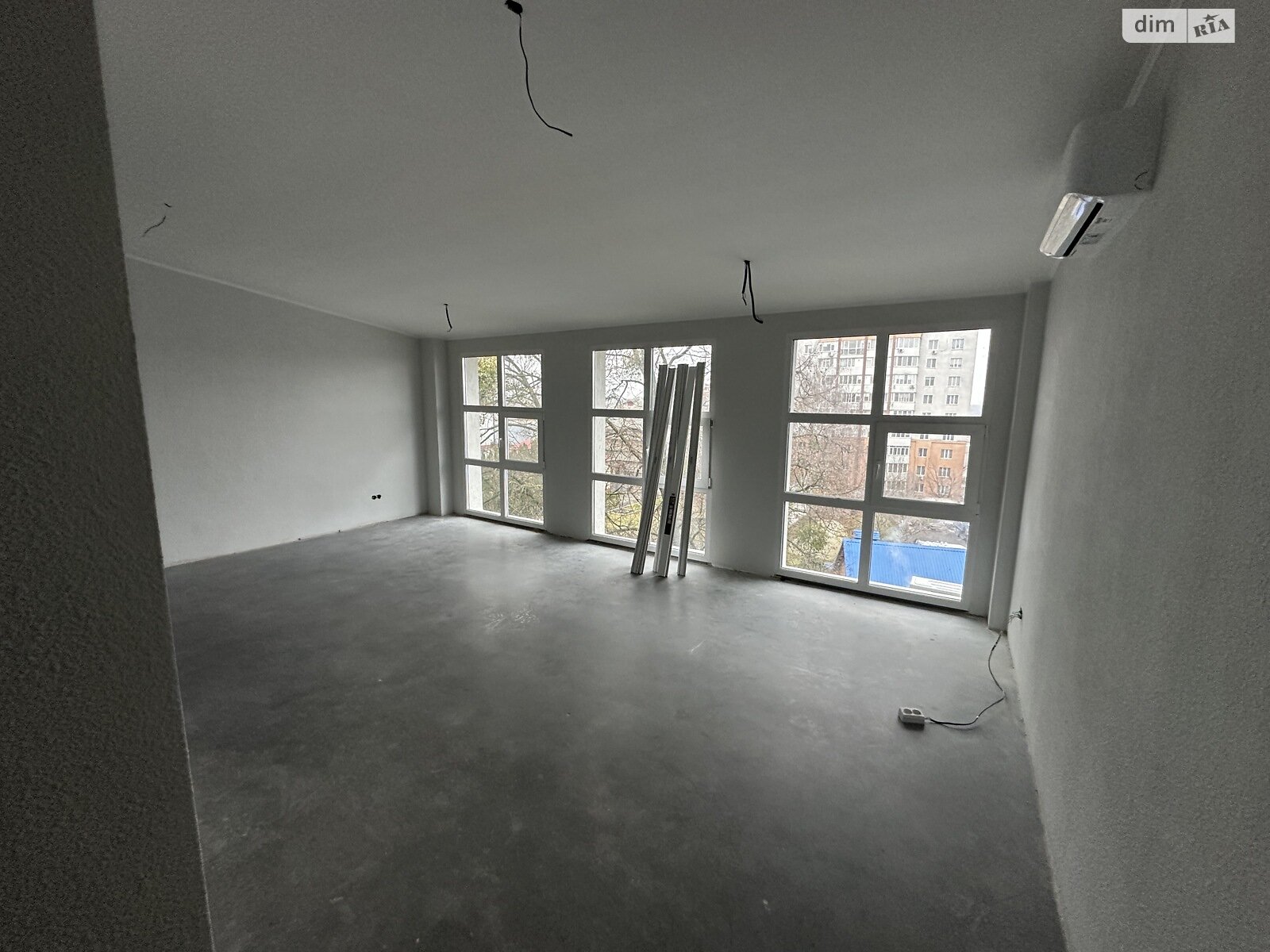 Аренда офисного помещения в Хмельницком, Князя Святослава Храброго (Толстого Льва) улица 5, помещений - 1, этаж - 4 фото 1 Аренда офисного помещения в Хмельницком, Князя Святослава Храброго (Толстого Льва) улица 5, помещений - 1, этаж - 4 фото 1