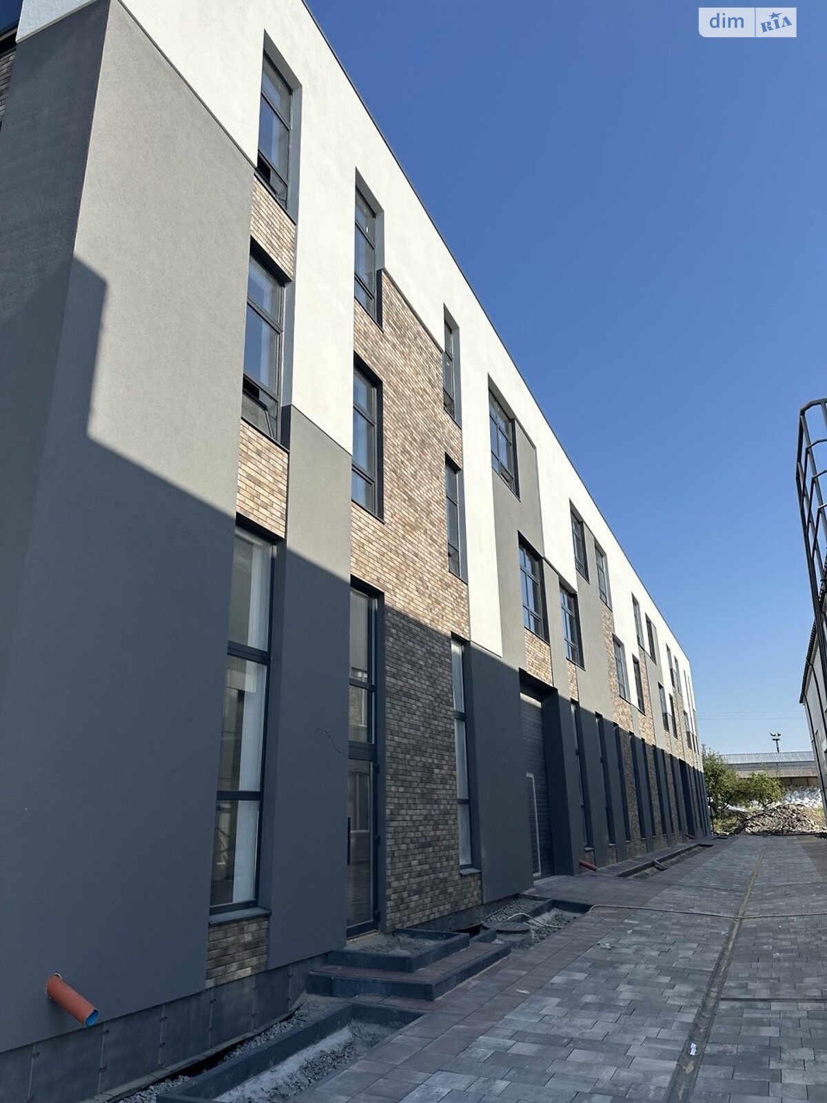 Аренда офисного помещения в Хмельницком, Молодежная улица, помещений - 4, этаж - 3 фото 1