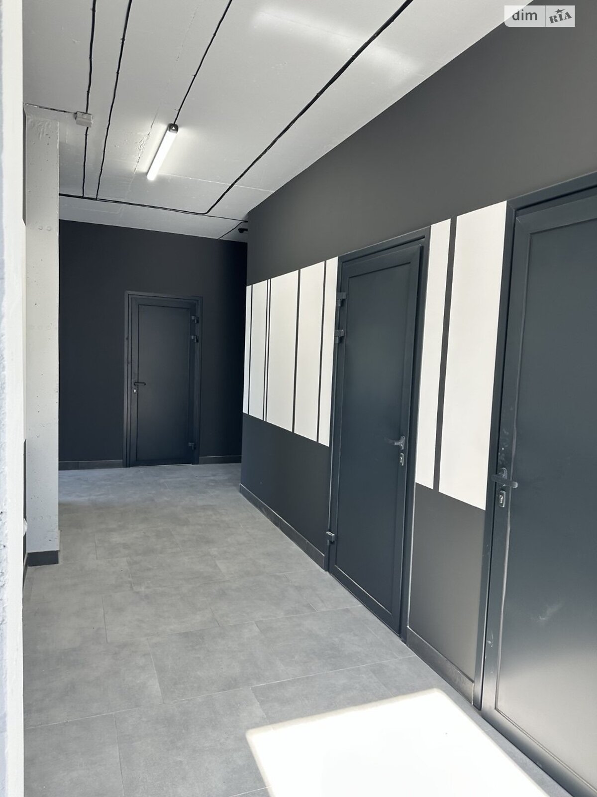 Аренда офисного помещения в Хмельницком, Молодежная улица, помещений - 4, этаж - 3 фото 1