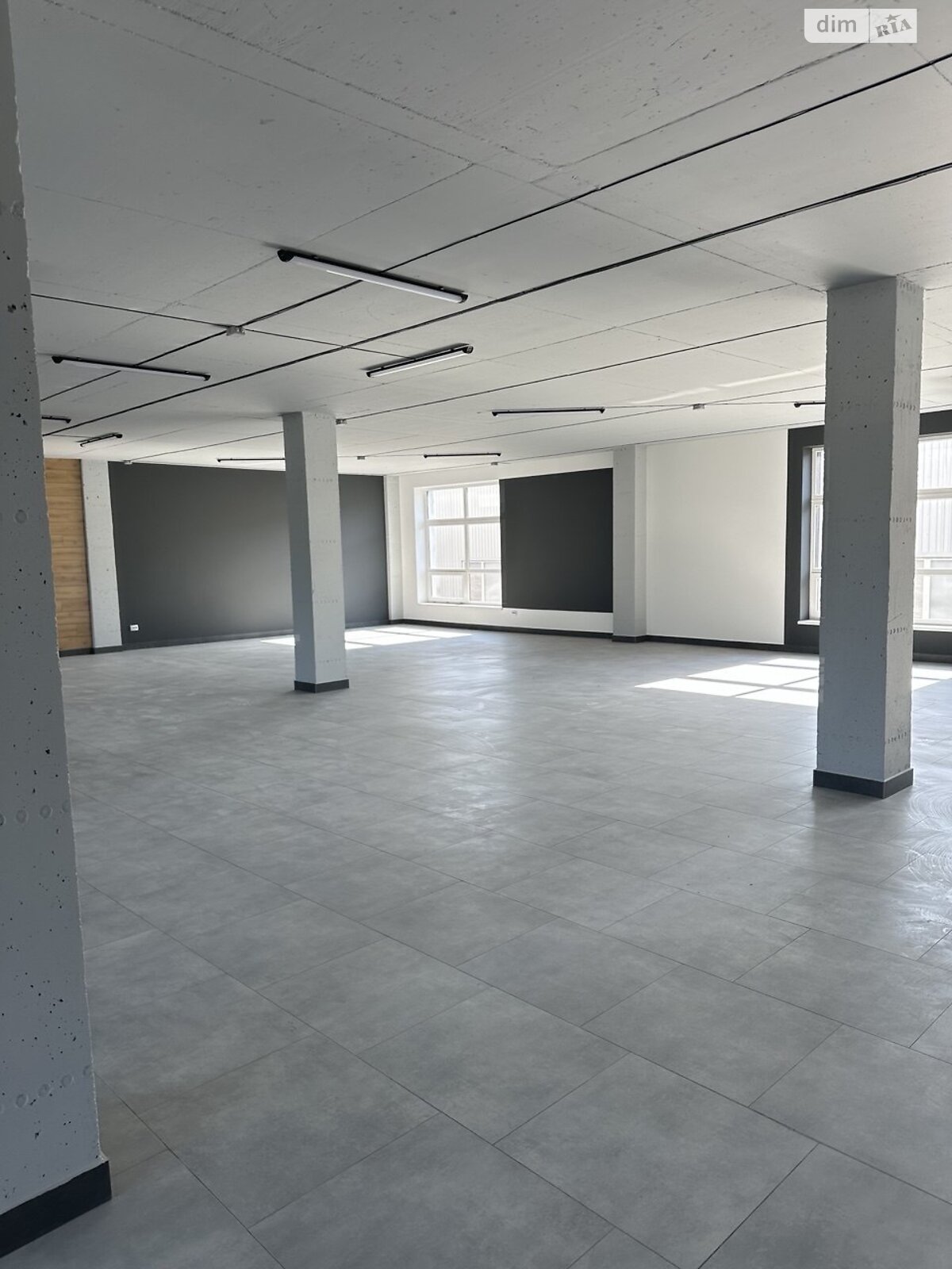 Аренда офисного помещения в Хмельницком, Молодежная улица, помещений - 4, этаж - 3 фото 1