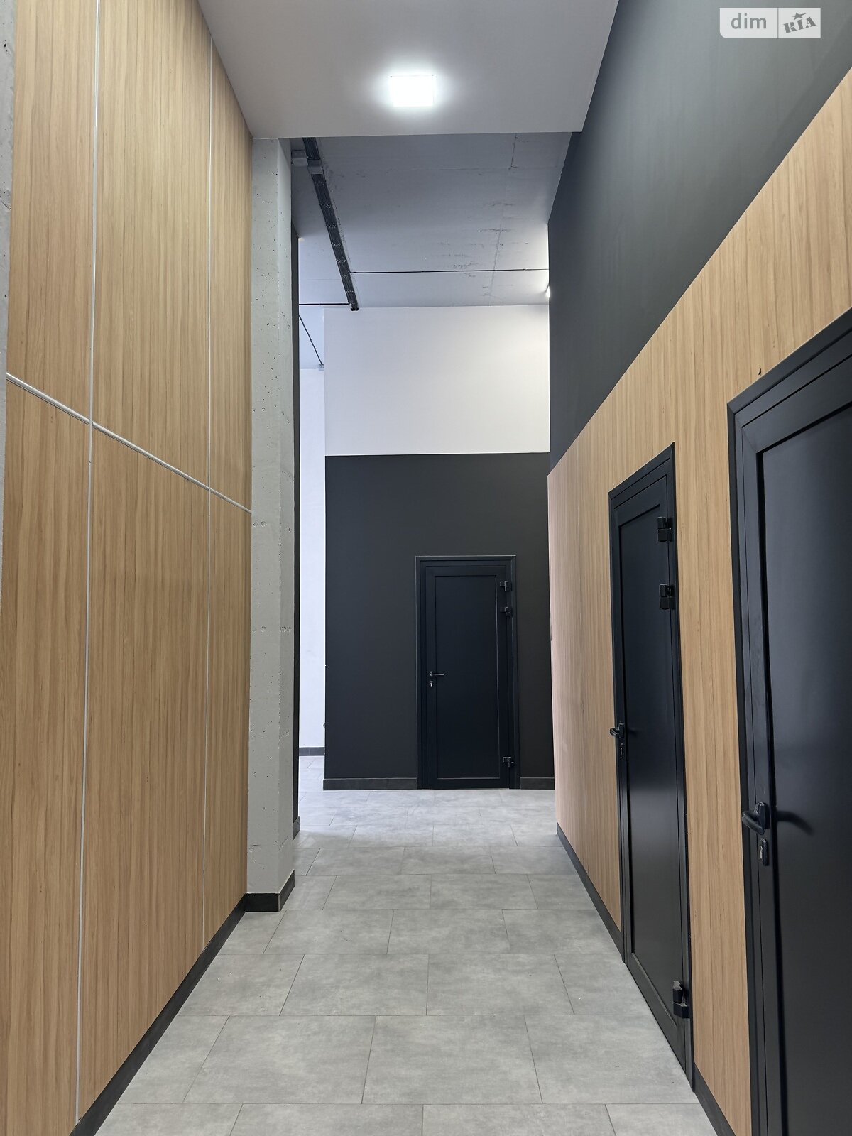 Аренда офисного помещения в Хмельницком, Молодежная улица, помещений - 4, этаж - 3 фото 1