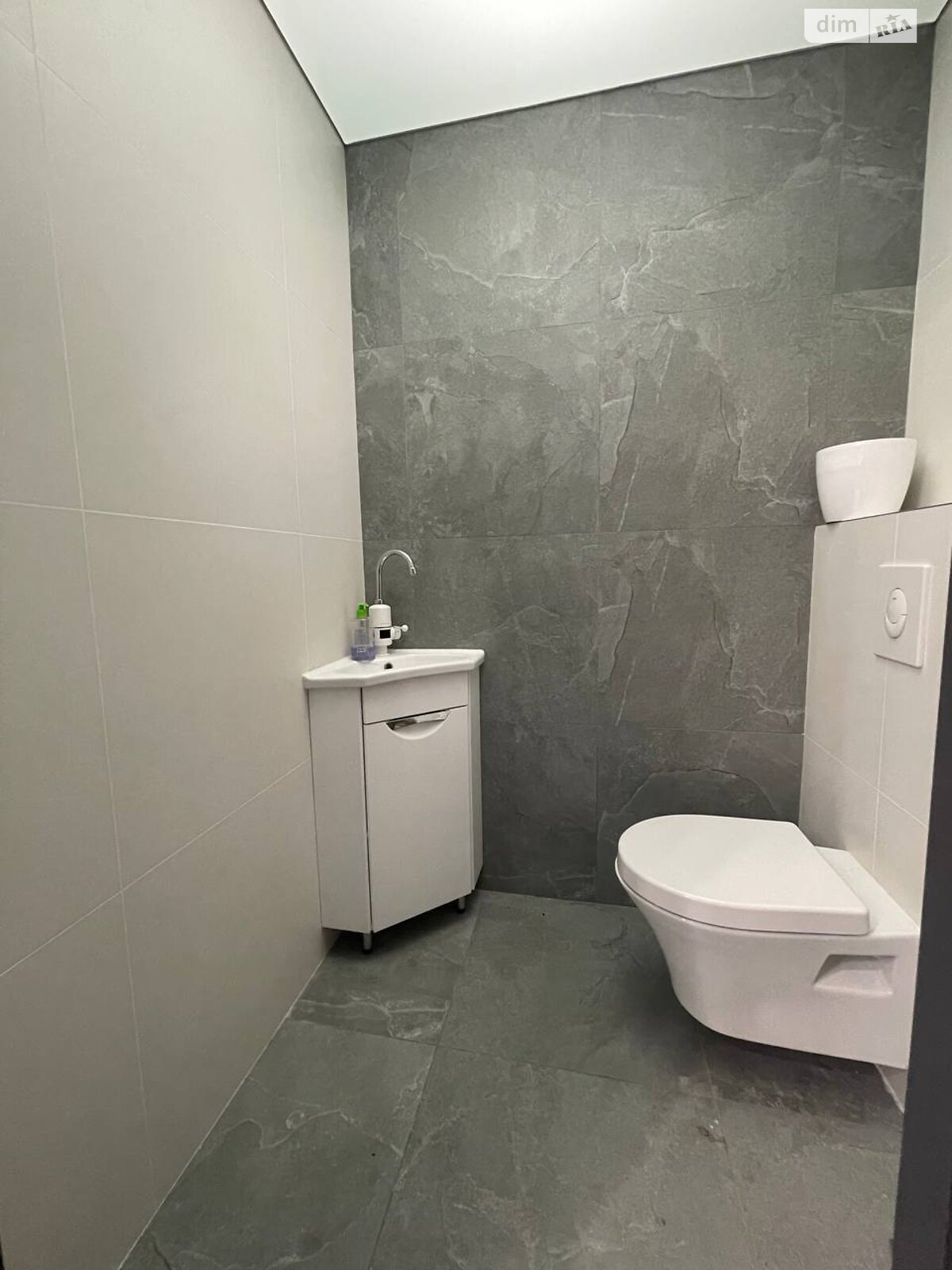 Аренда офисного помещения в Ирпене, Университетская (Карла Маркса) улица 2Ф/3, помещений - 2 фото 1 Аренда офисного помещения в Ирпене, Университетская (Карла Маркса) улица 2Ф/3, помещений - 2 фото 1